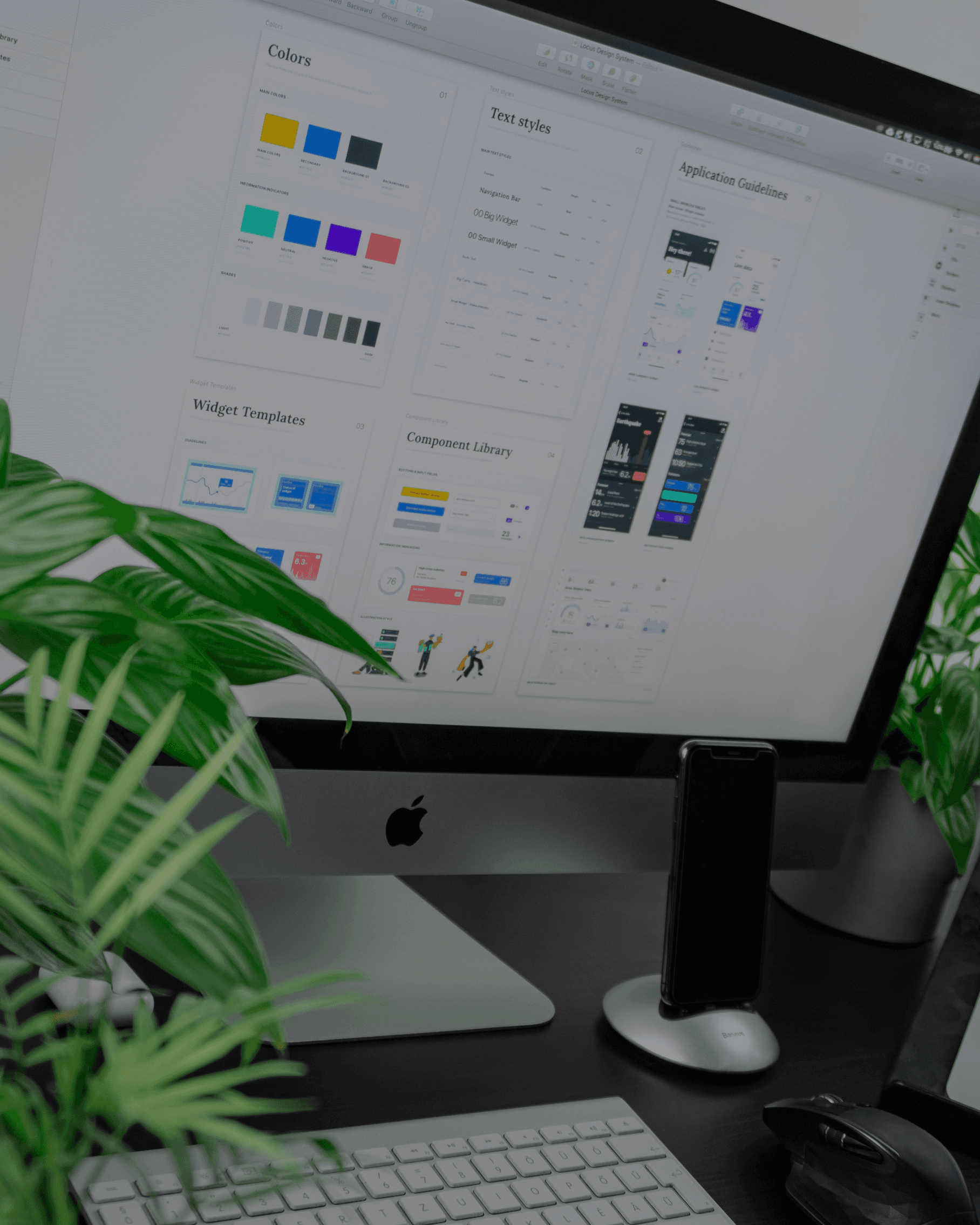 silver iMac displaying color gradient