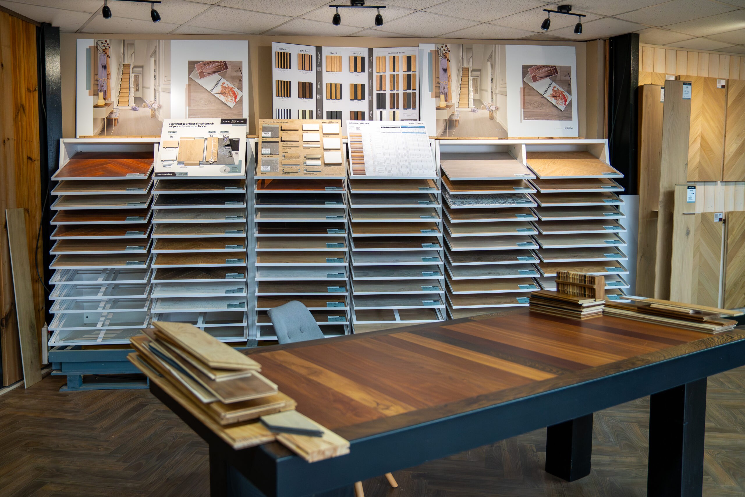 Venez visiter notre showroom avec une large gamme de parquet sur Mérignac