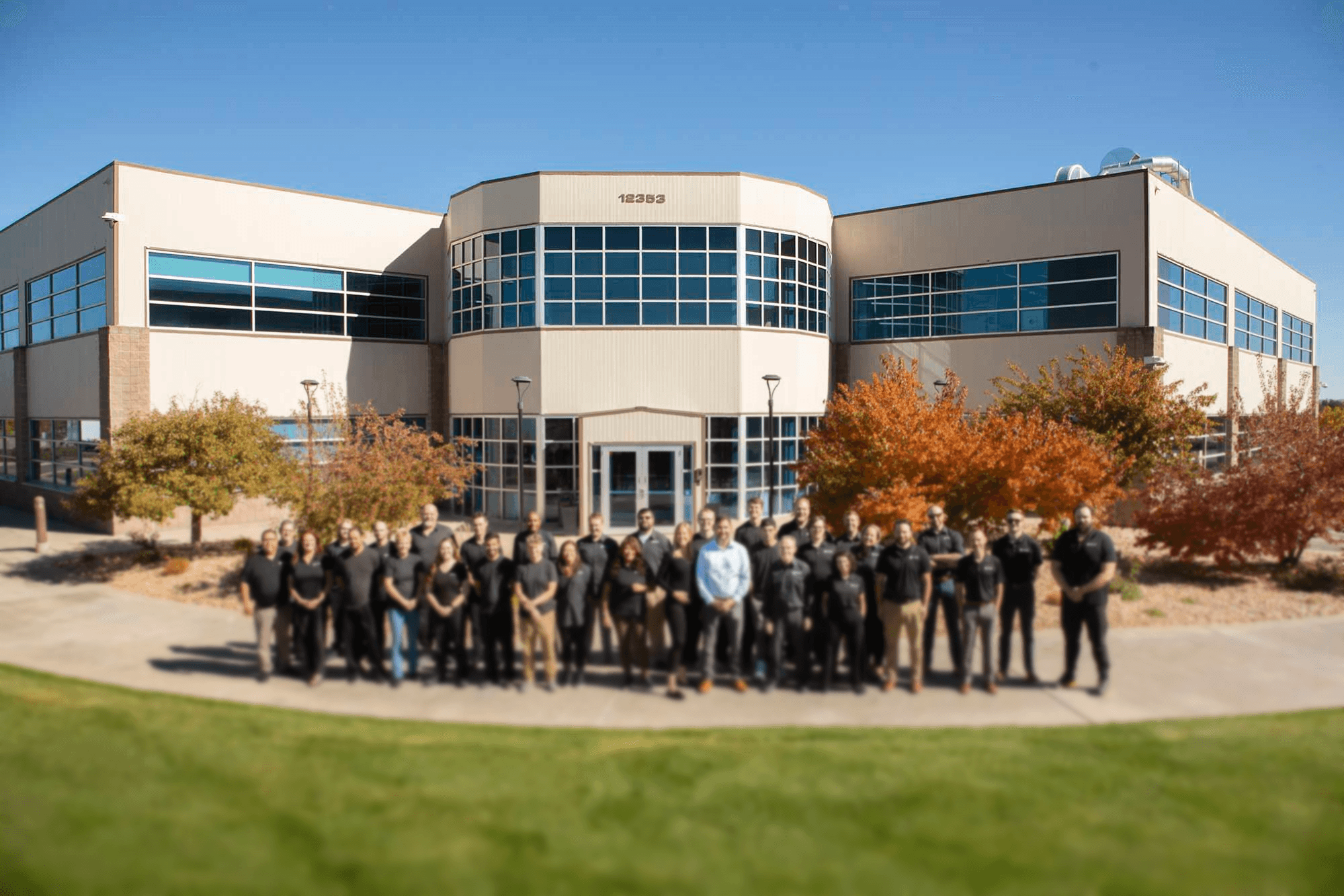 The first retail store opened by Dave in 2008, marking the start of his independent path in the industry.