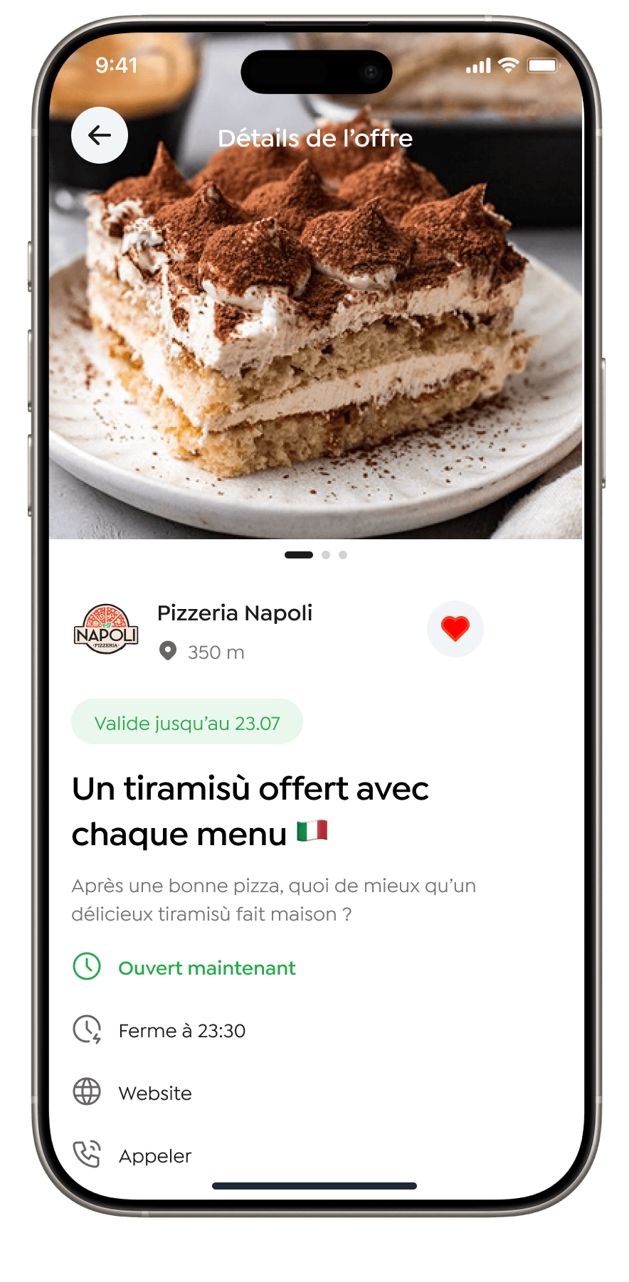 Écran de smartphone affichant l'application PimPay avec des coupons et des réductions actifs pour les magasins locaux