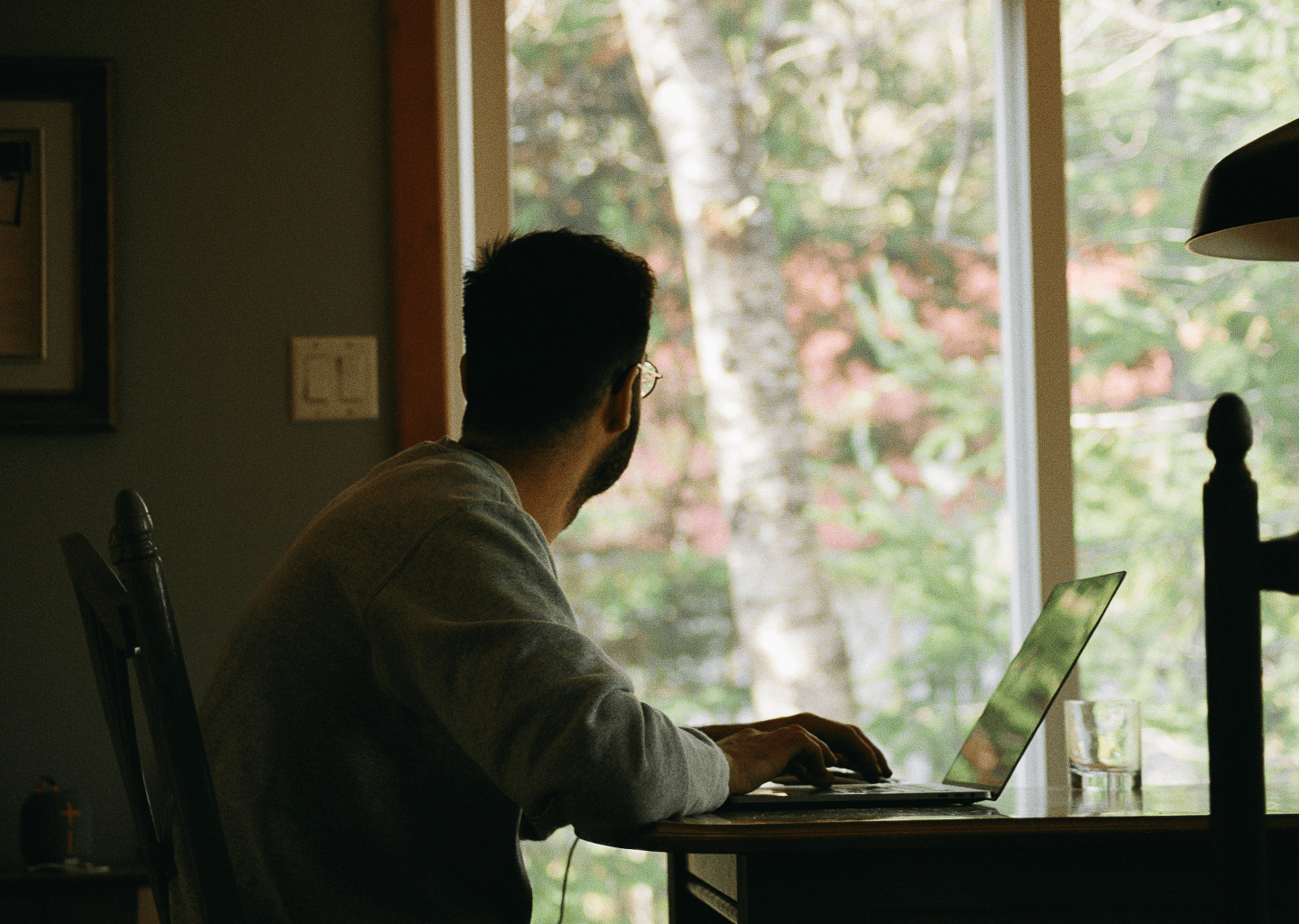 A view of the top of the eiffel tower