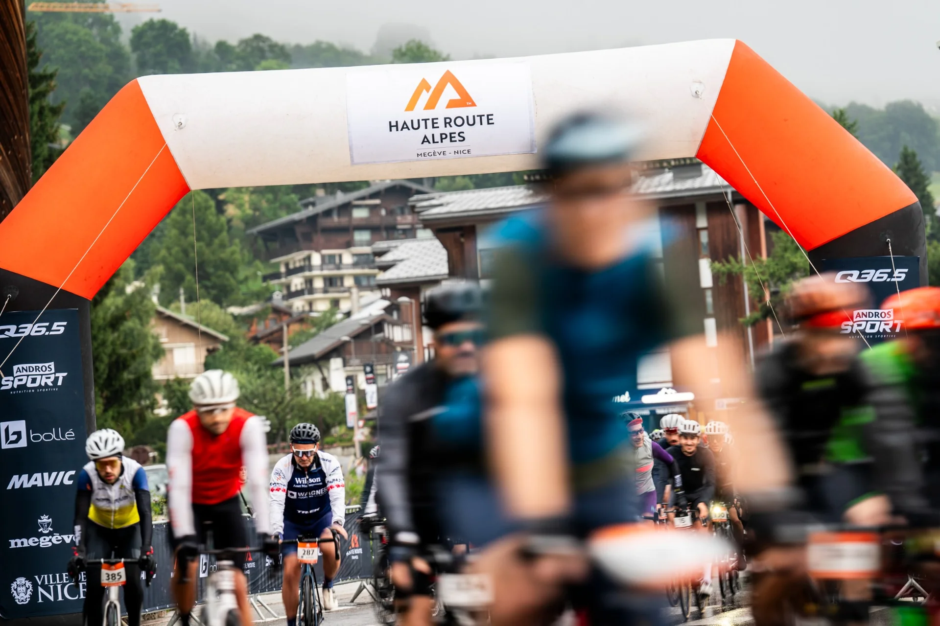 Live coverage, photo & video production to activate the Haute Route France community across both 2024 editions: Haute Route Pyrénées and Haute Route Alps