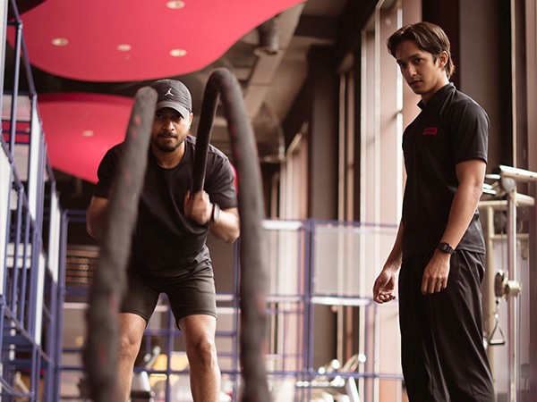 Personal Training In Kuala Lumpur, Man having a personal training session with a coach