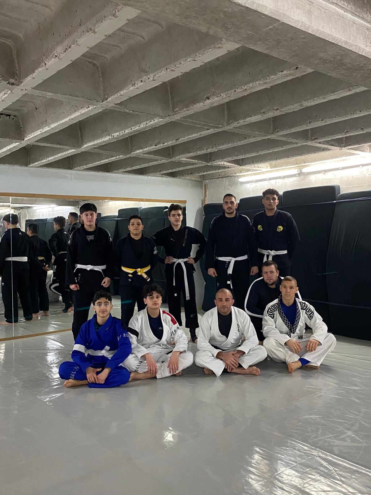 Mitglieder der Kampfkunstakademie