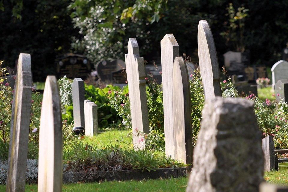 cemetery memorials