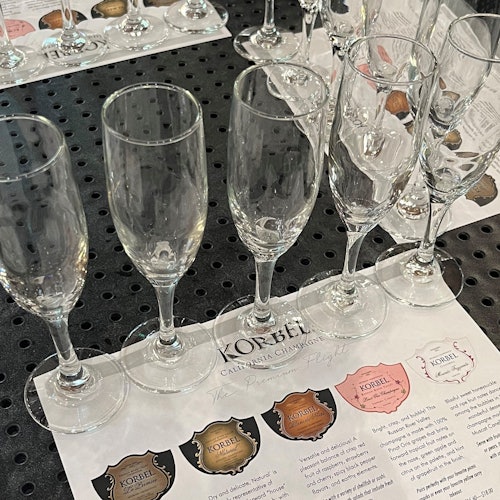 Tour de Vinos y Bosques de Día Completo