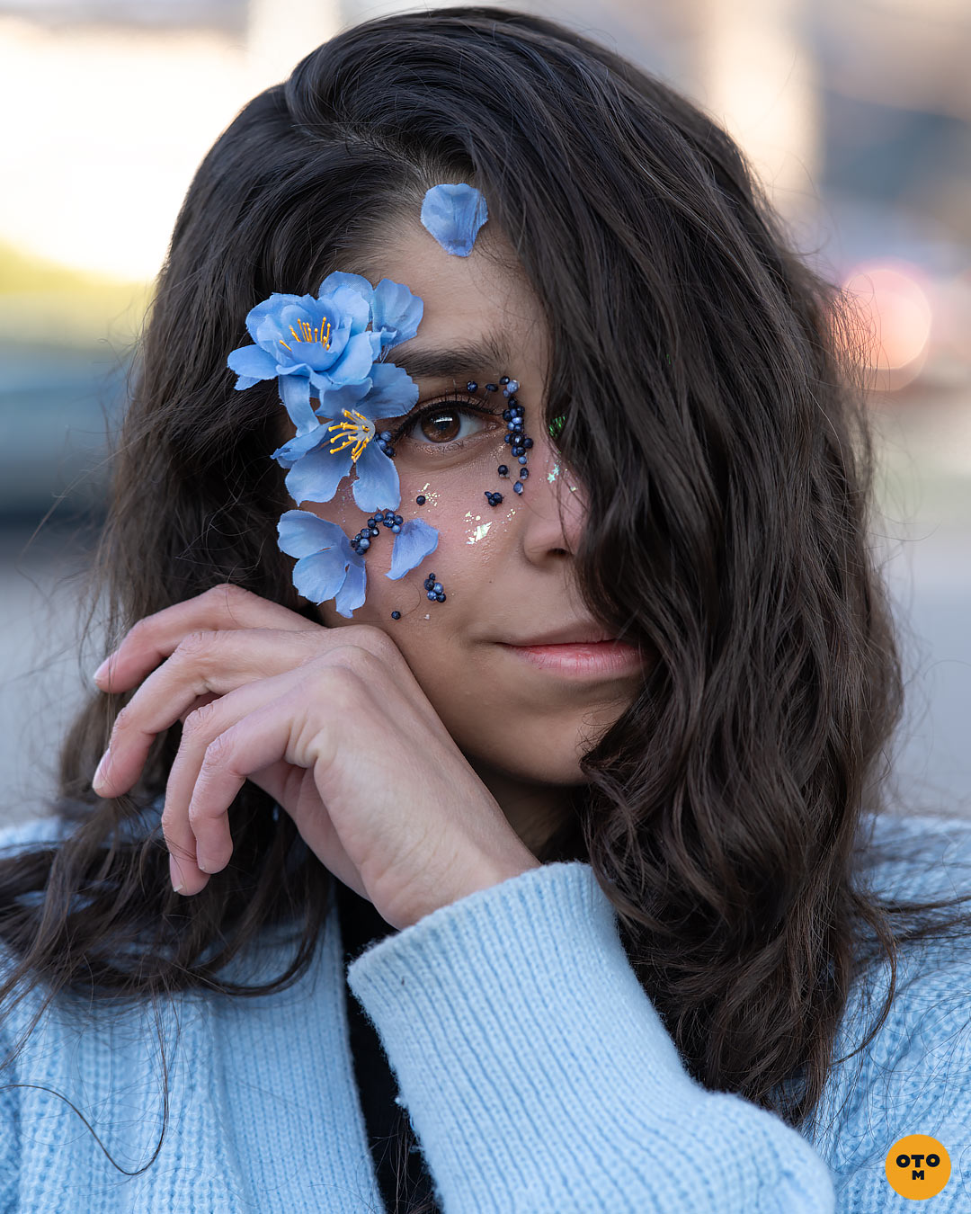 Portrait photography with digital photographer otrominuto. Featuring model emi.tela