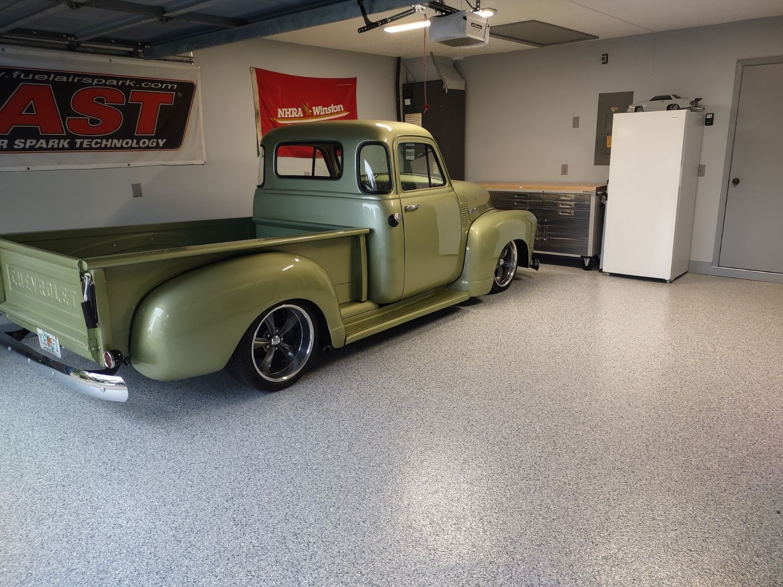 Vero Beach garage with Feather Grey Flake finish