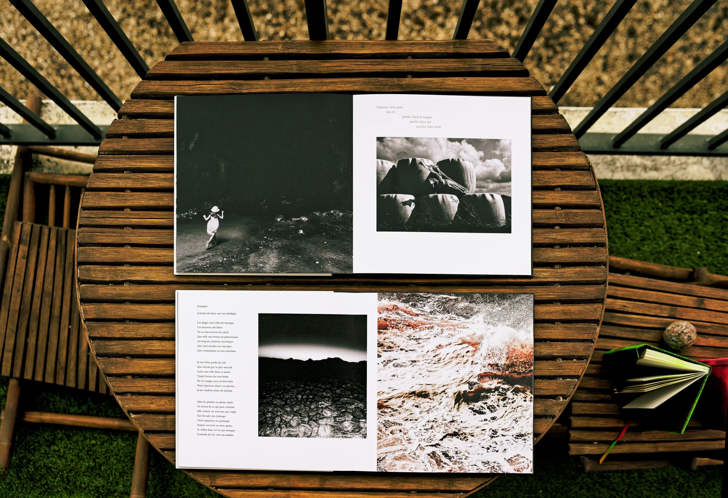 Photographies d'ouvrages de poésie et de photographies réalisés en exemplaire unique par Martin Dedron