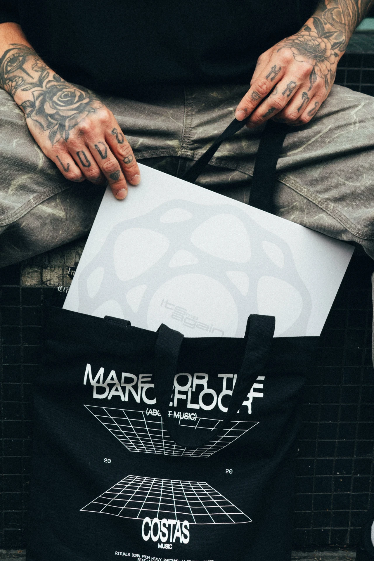 Tote bag de Costas con el vinilo It's Me Again