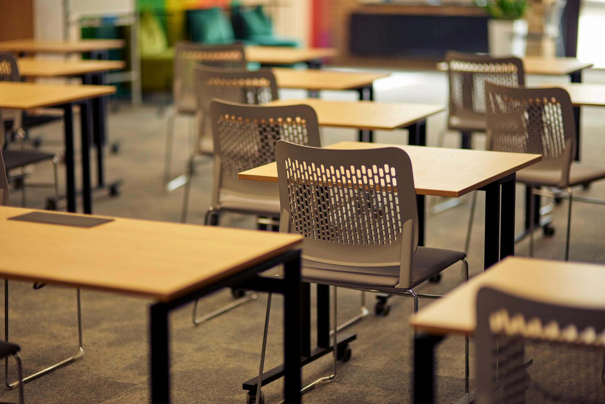 學校傢俬設計 傢俬訂造 傢俬設計 校園傢俱 學生傢俬 人體工學