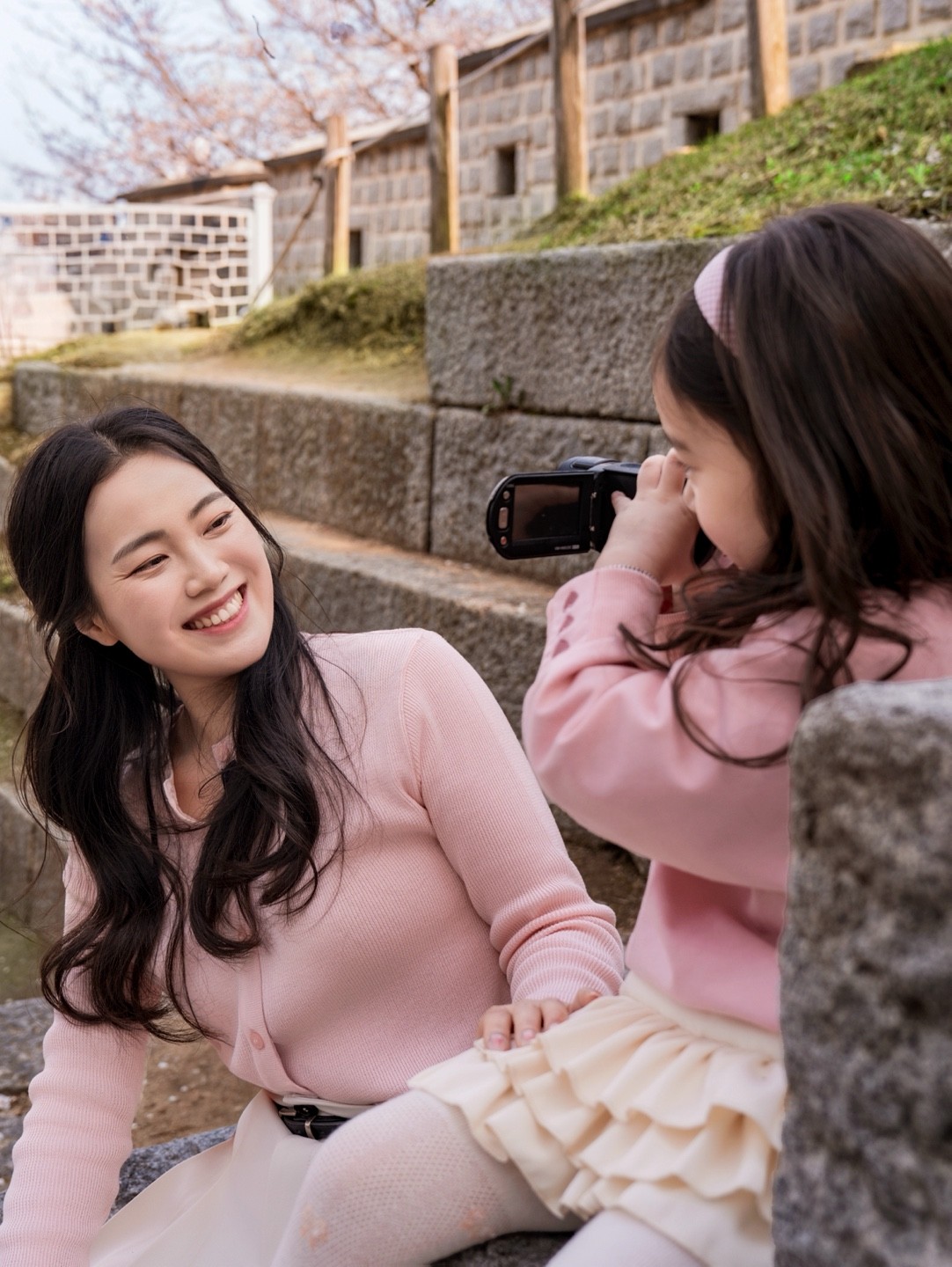 수원 행궁동 벚꽃스냅 후기 | 아워컬러스냅의 커플 & 가족 기록