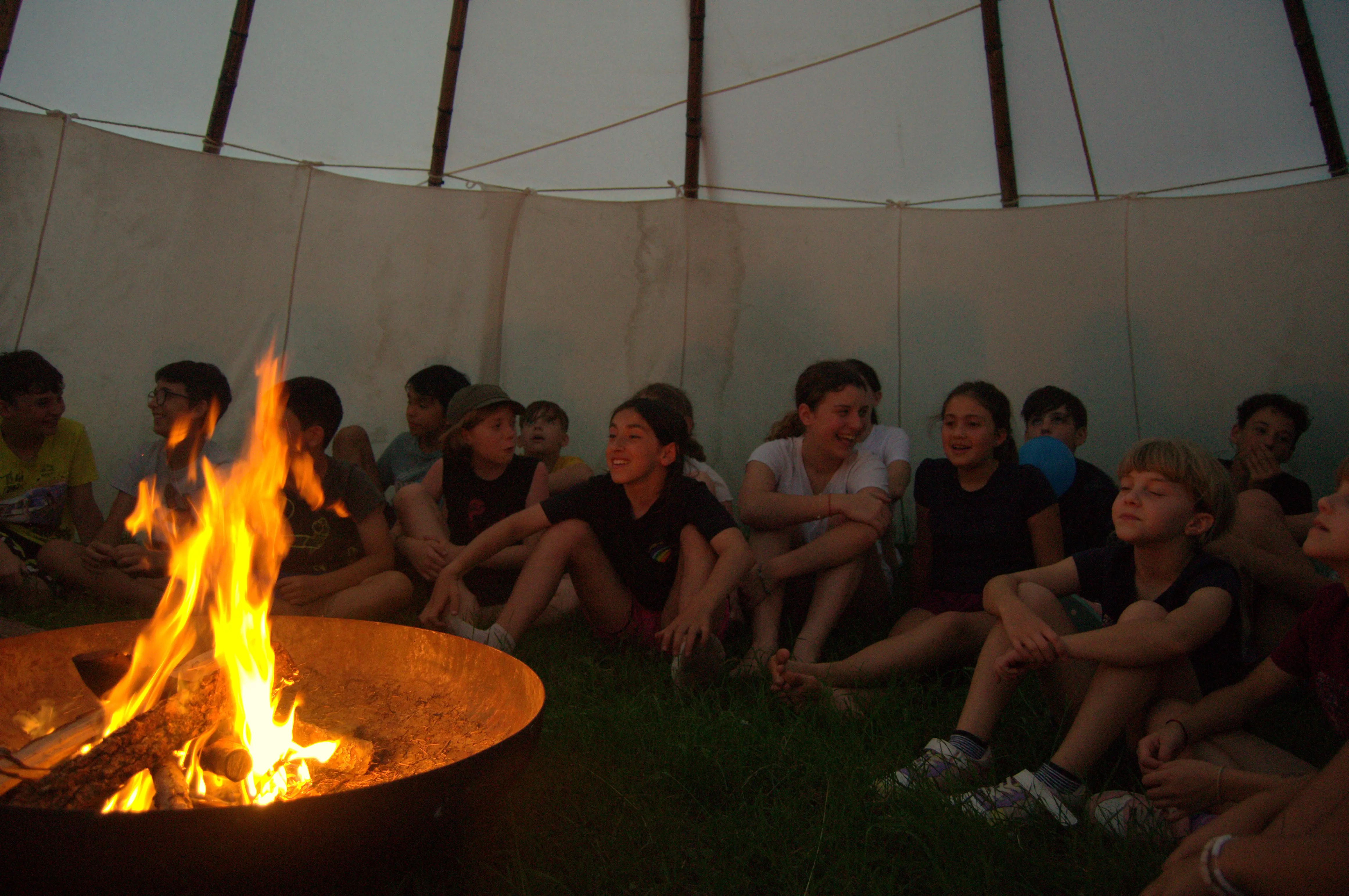 Andrea Modesti, istruttore di survival e bushcraft, esperto in campi avventura per ragazzi e corsi di sopravvivenza outdoor