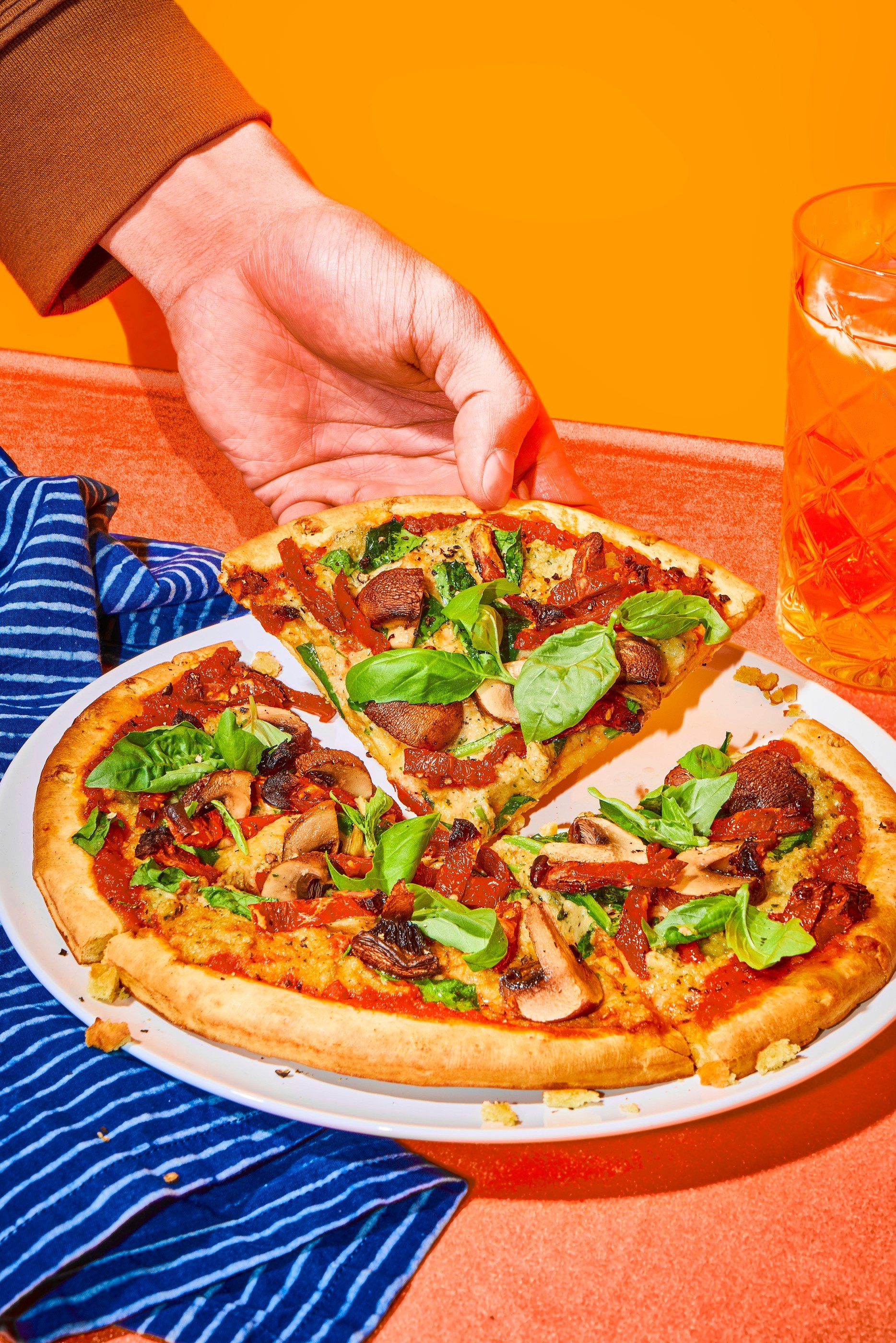 Handheld pizza