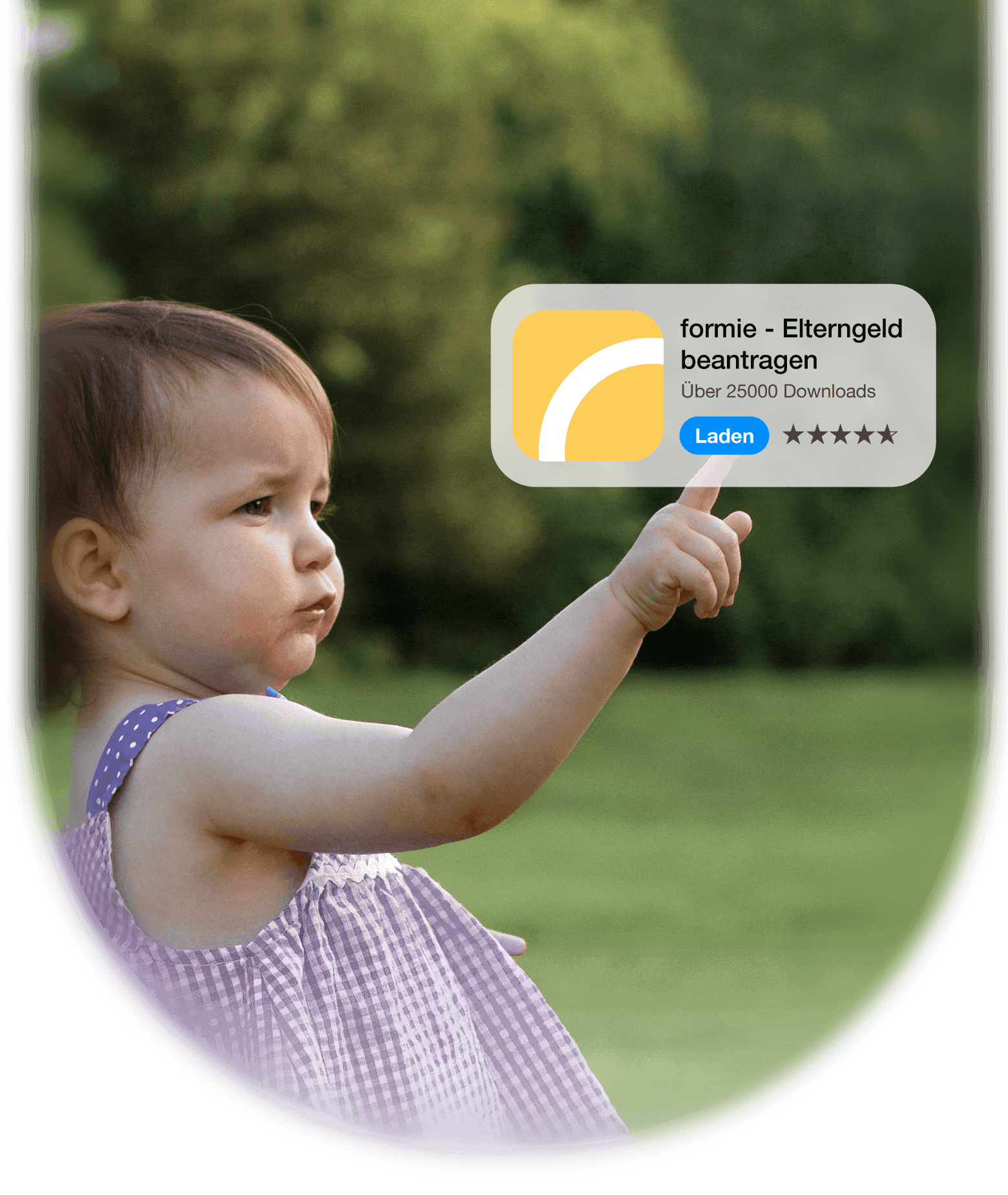Baby tippt auf den Download Button der Formie App im App Store für Apple und Google Playstore für Android