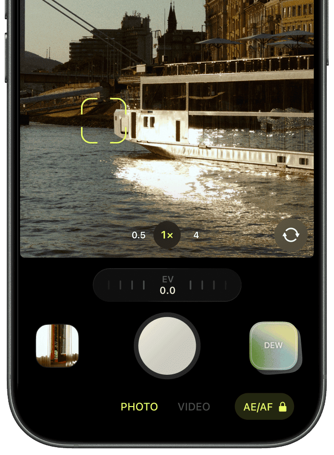 Minimalistic simple camera app interface