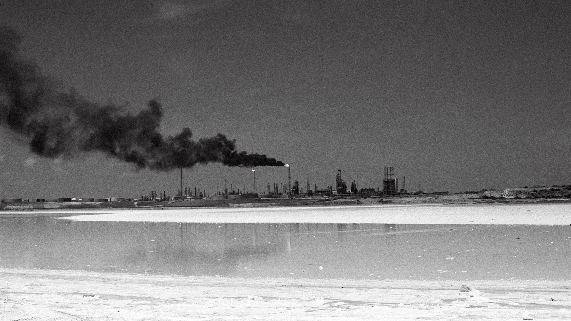 PETROLEO Film by Alavaro Pulpeiro