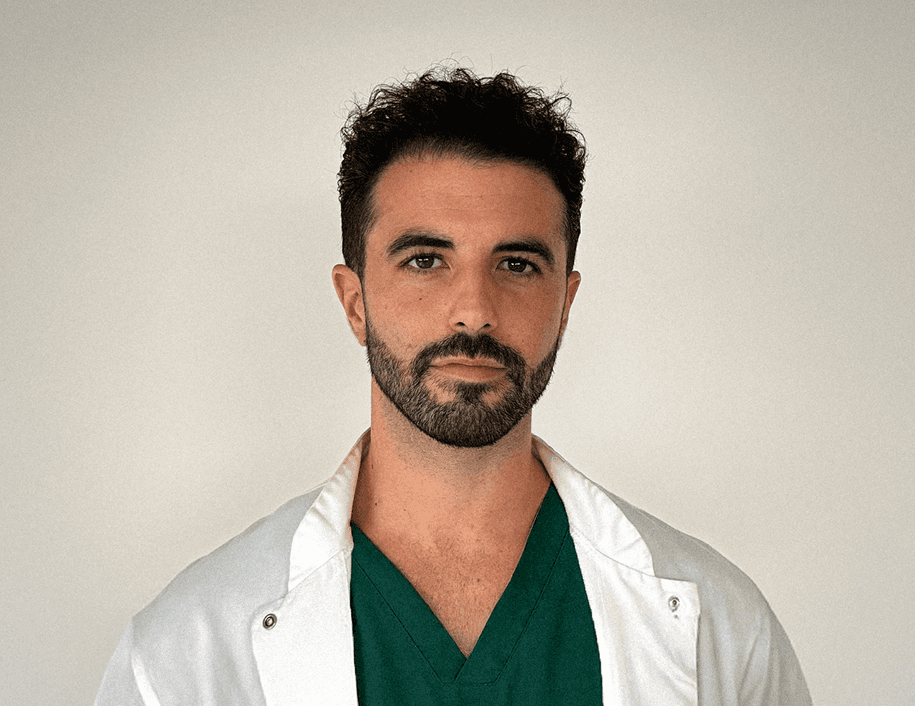 Dr Léo‑Pohl Bardot, chirurgien spécialiste du pied et de la cheville à Mougins et Saint‑Raphaël