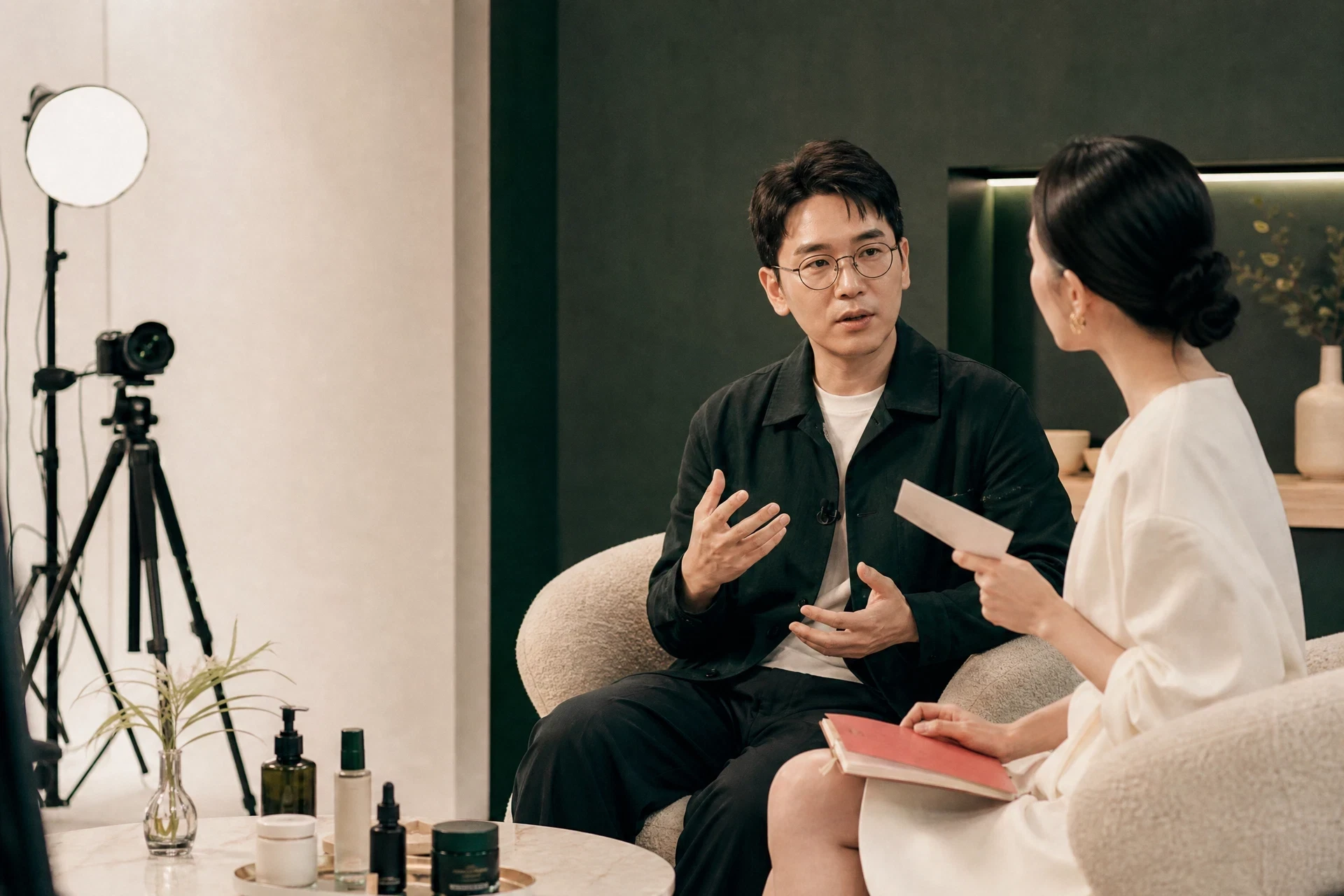 香港美容節目主播與品牌現場製作服務場景（Hong Kong beauty program hosting and brand production service scene）