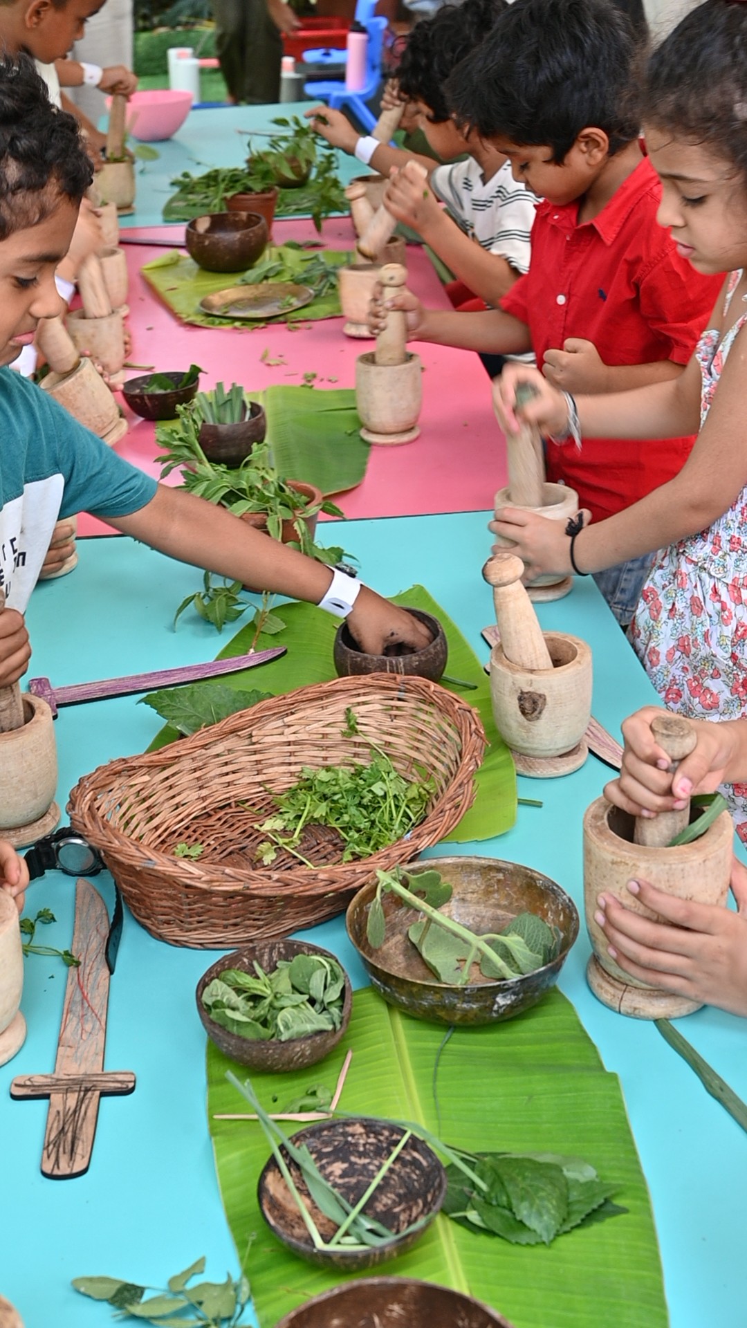 Students creative thinking in hands-on learning