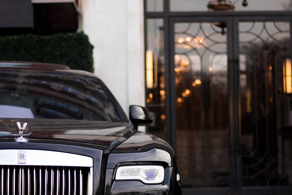 A Discreet & Trusted Partner