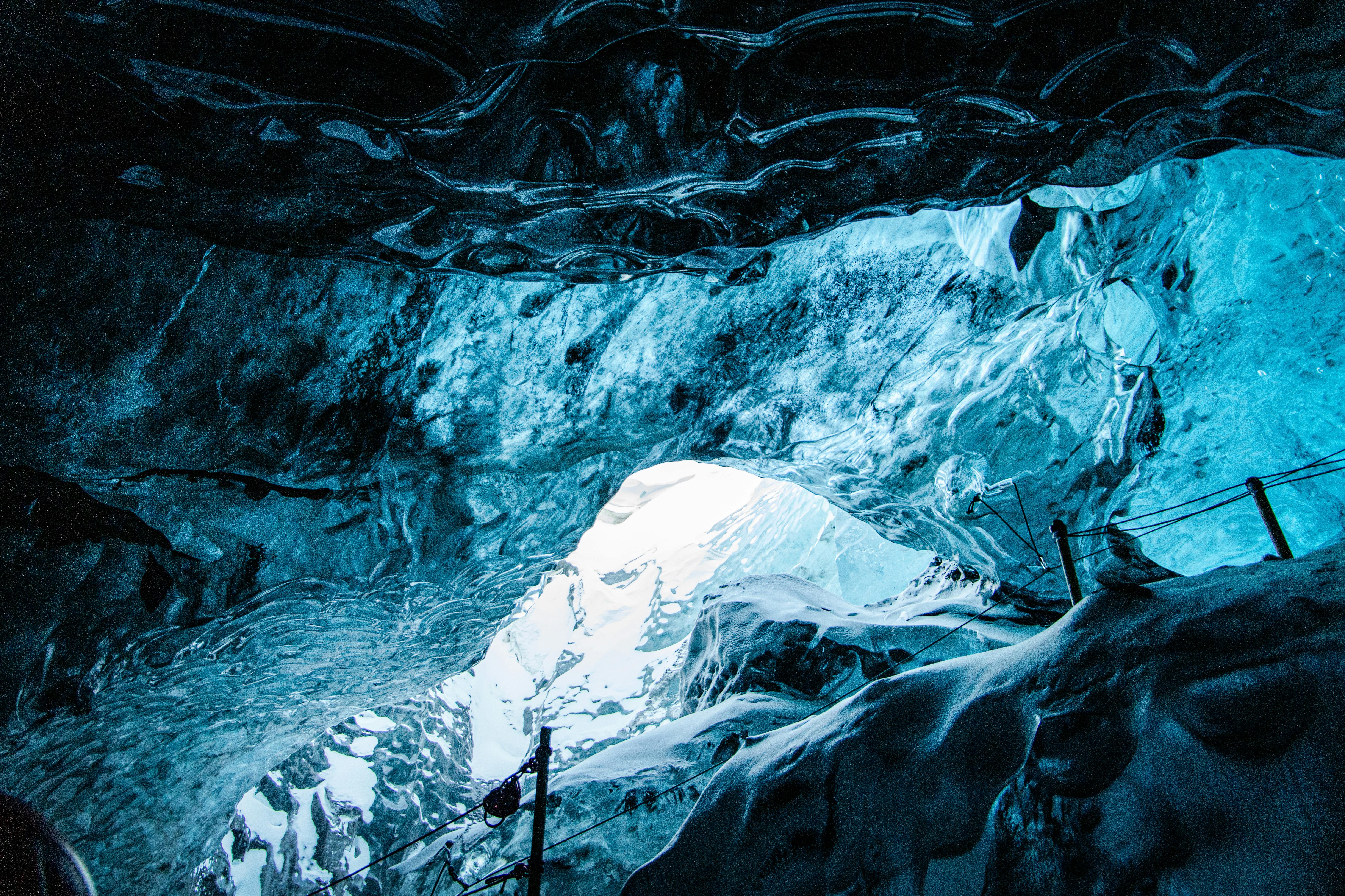 Ice cave 