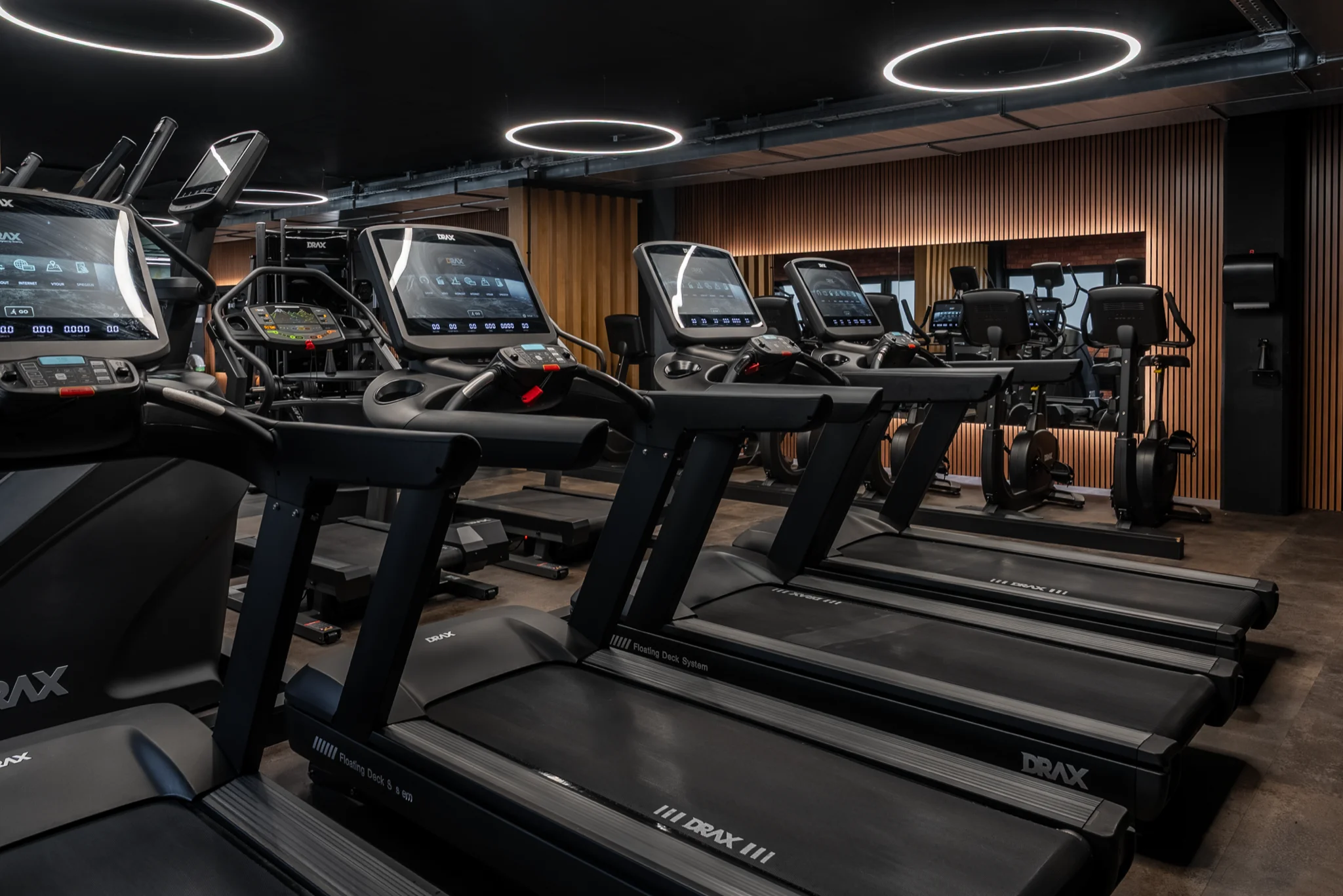 Kraftwerk Fitness Cardio-Zone in Heerbrugg – Laufbänder und Crosstrainer