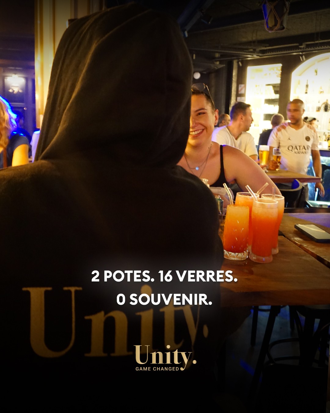 A user shares valuable insights and experiences with fellow entrepreneurs through Bizz Buzz's industry-specific groups.