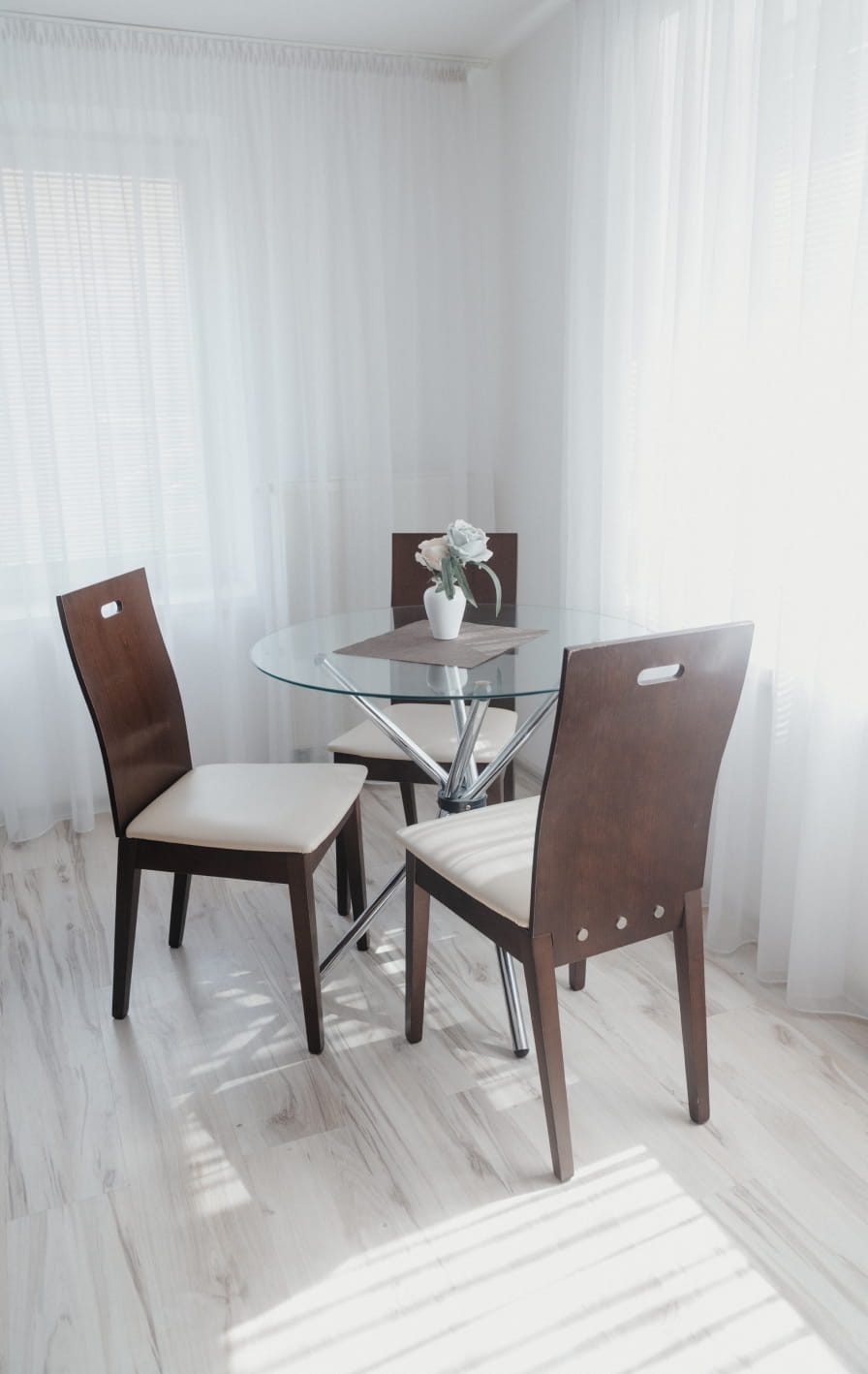 Basic Room Table