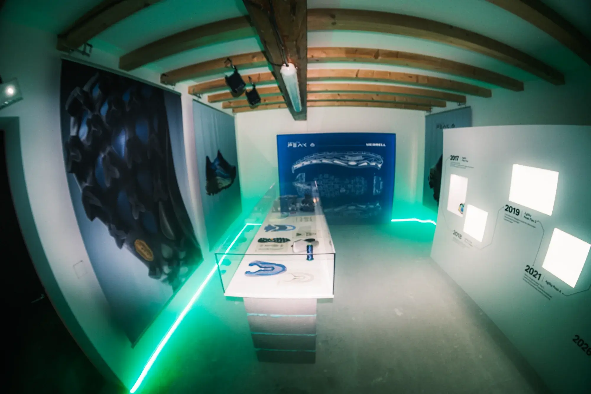 Espace adidas Terrex chez Ekosport Paris, conception et aménagement par Outdoor Perspectives.