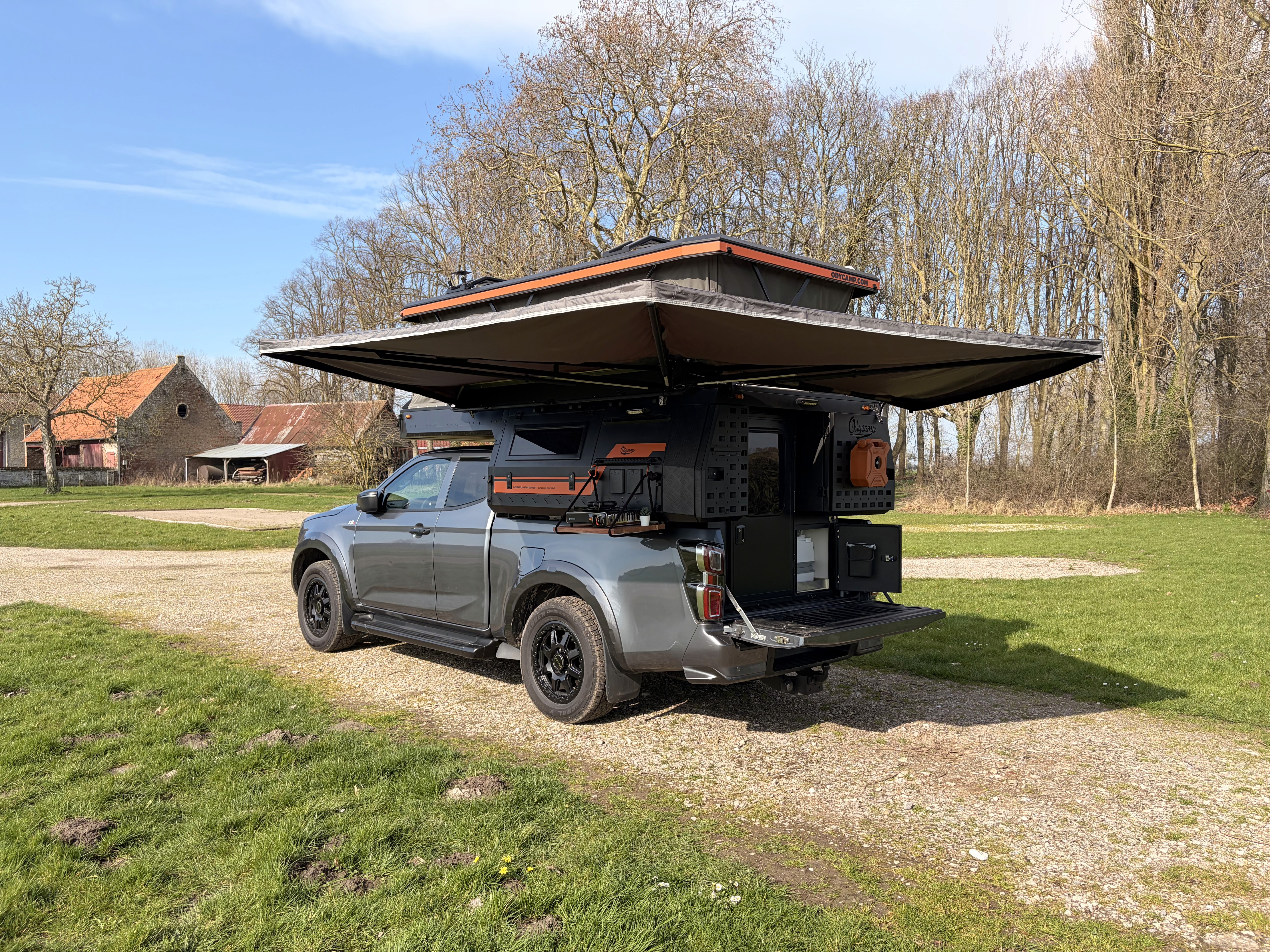 Coach explaining stuff to an athlete