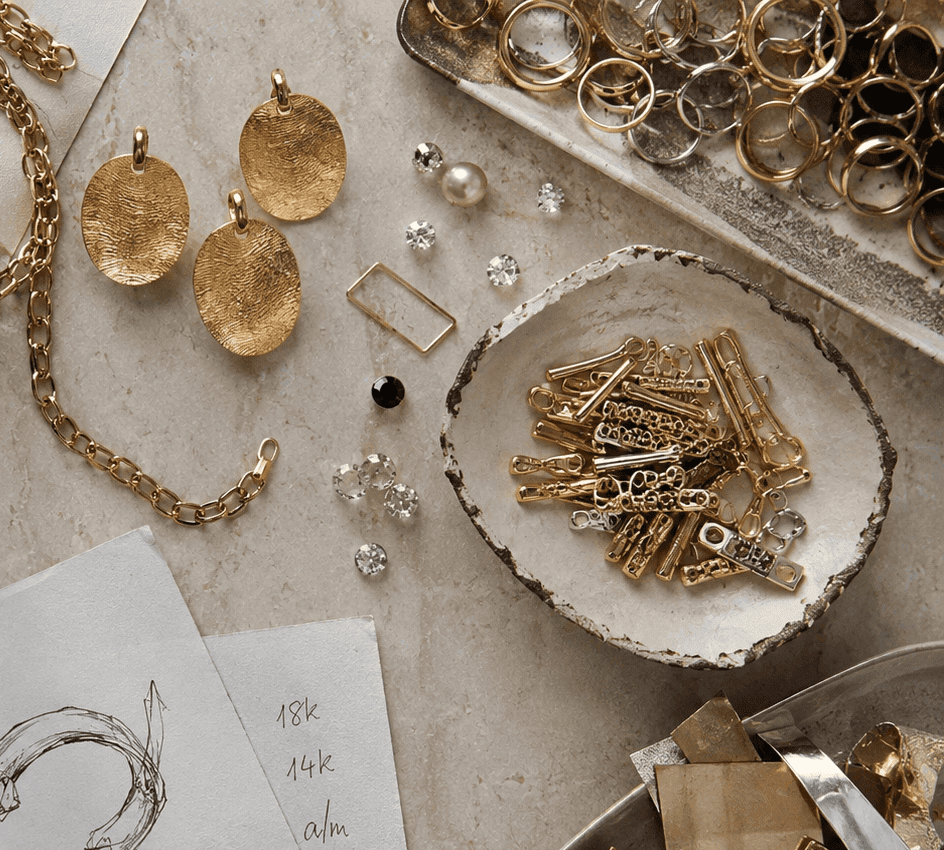 Custom jewelry production with timelines you can plan around.