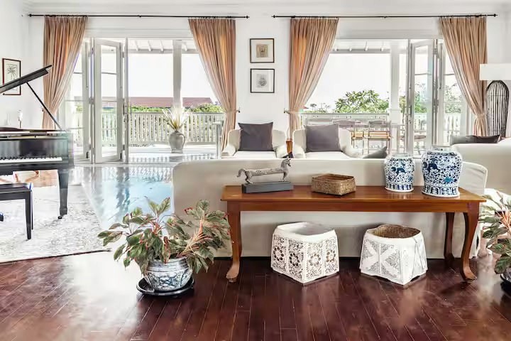 6-bedroom villa 100 meters from Echo Beach in Canggu, first line