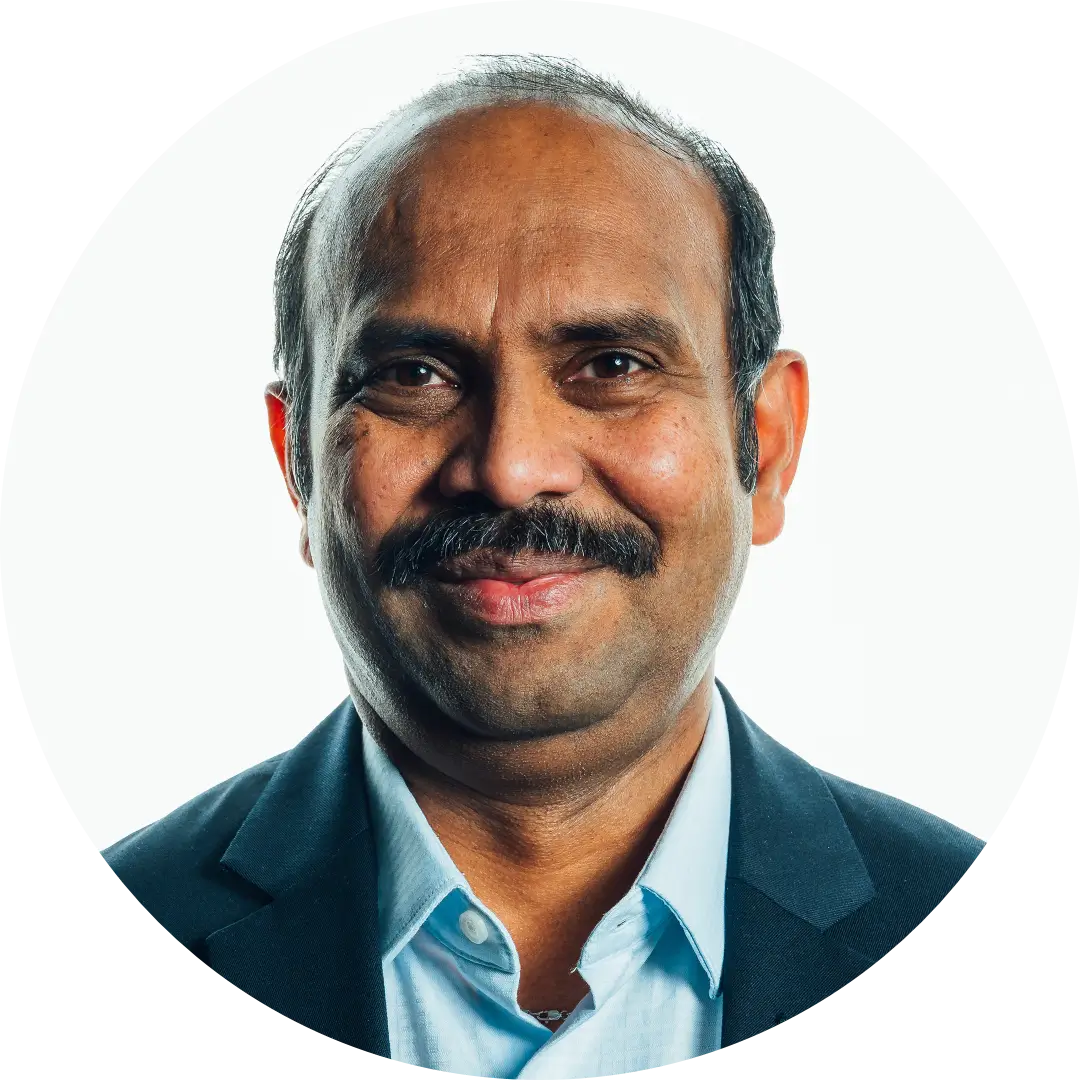 smilende ansatt i Procano