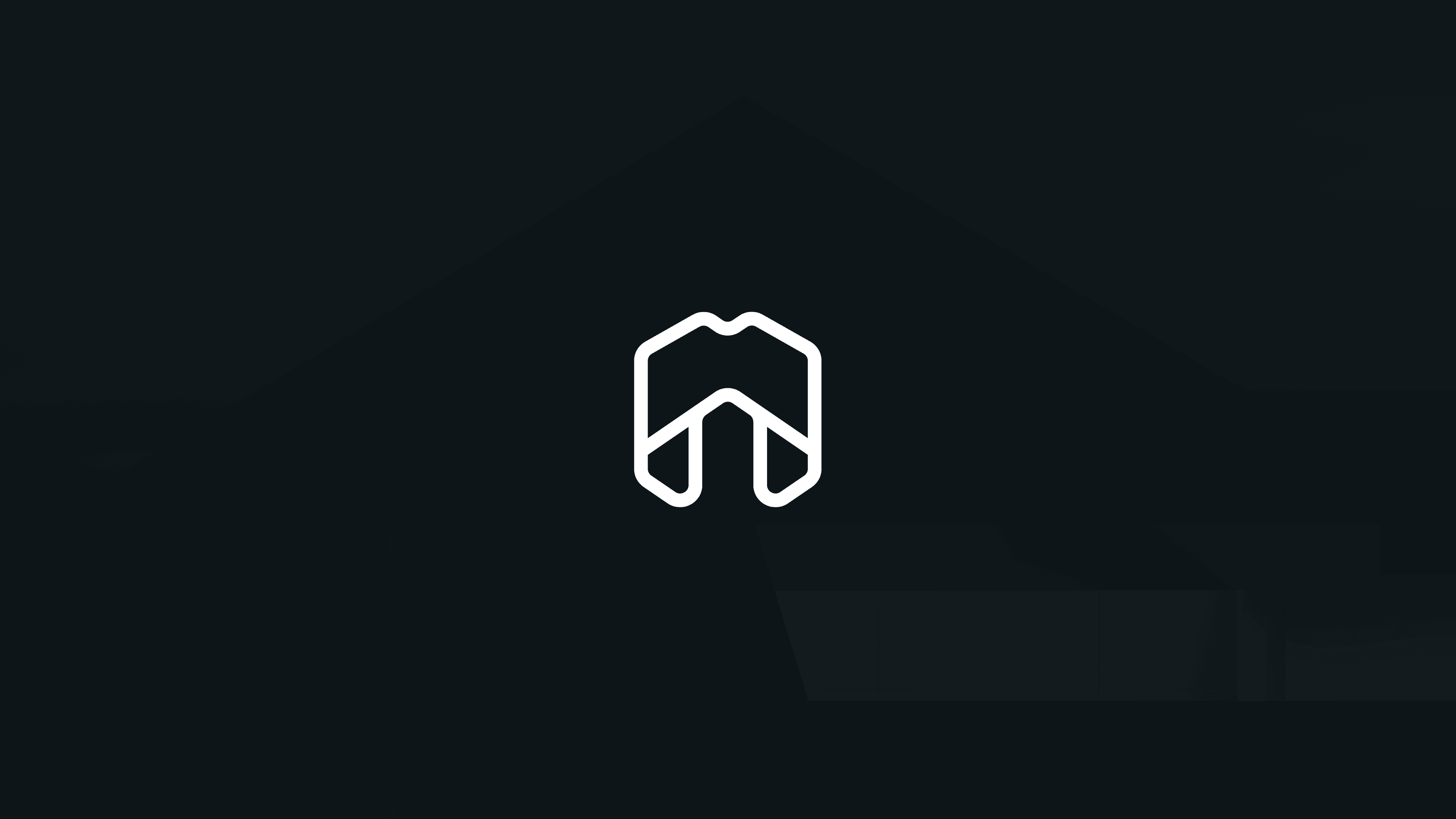 Product image carousel. On the left, a 3D monitor displays the “Vaer” template. On the right, a flat view of the template interface. Navigation arrows appear at the bottom right.