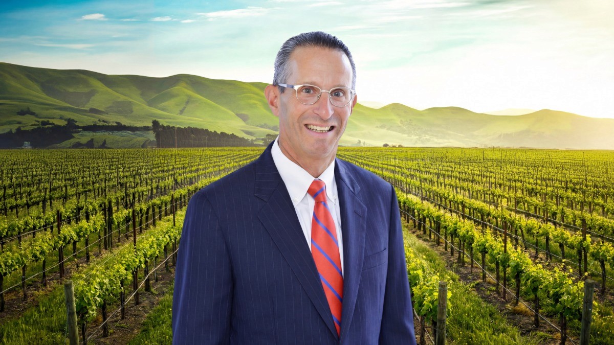 Image of Dr. Lewis Gold, Guest on the Uncorked Wine Business Life Podcast