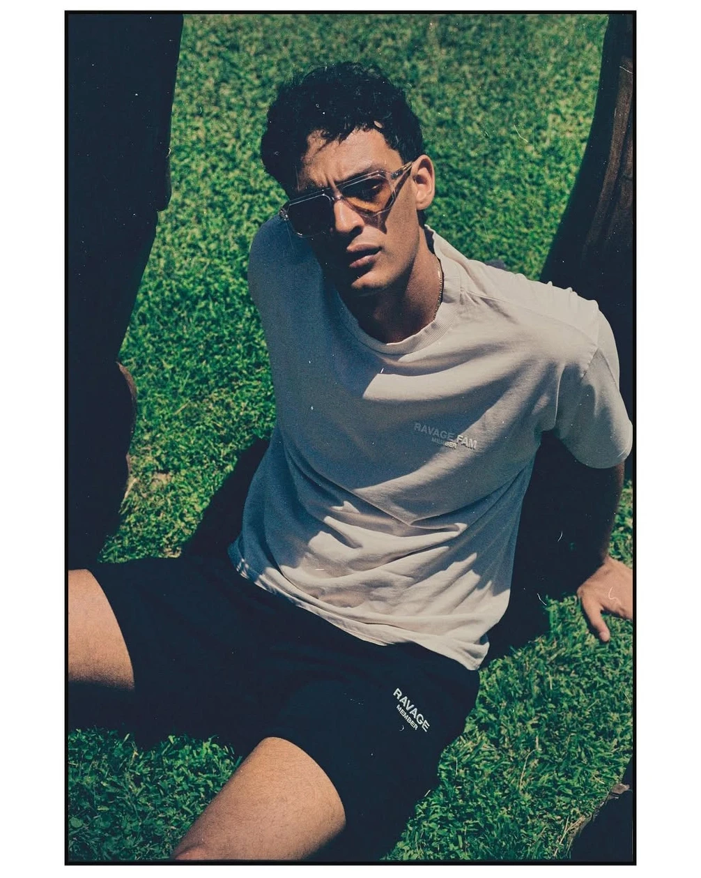 Fine Art photography 35mm, composizione astratta luce e ombra, fotografia artistica contemporanea