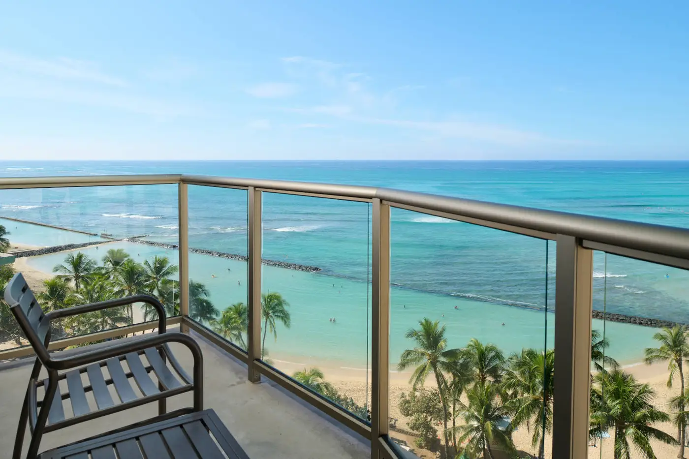 image of the ocean front deluxe accessible room for the circle hotel in waikiki