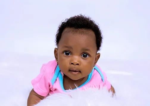 baby doing tummy time