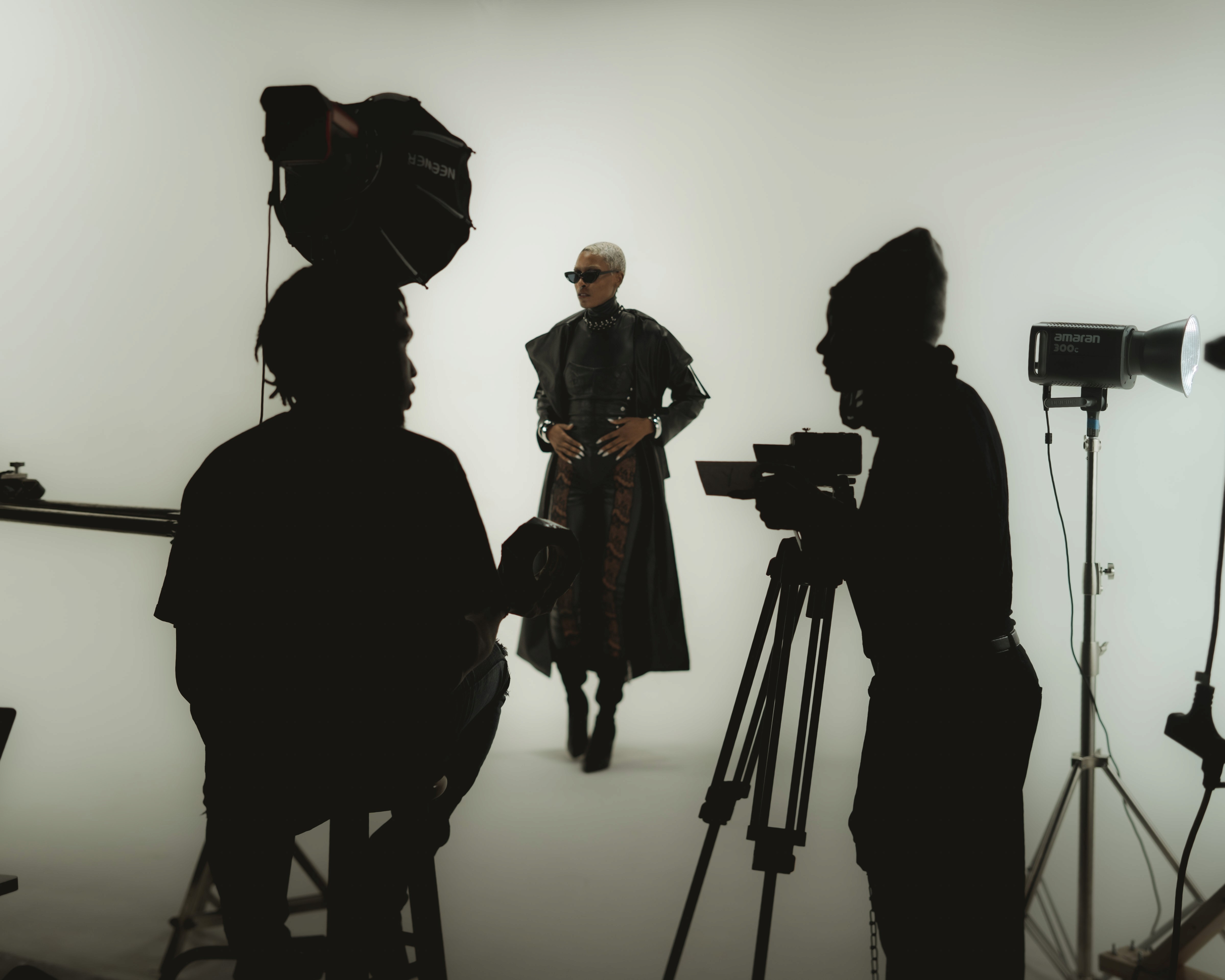 Treasure on set, Cychedelic Picture House