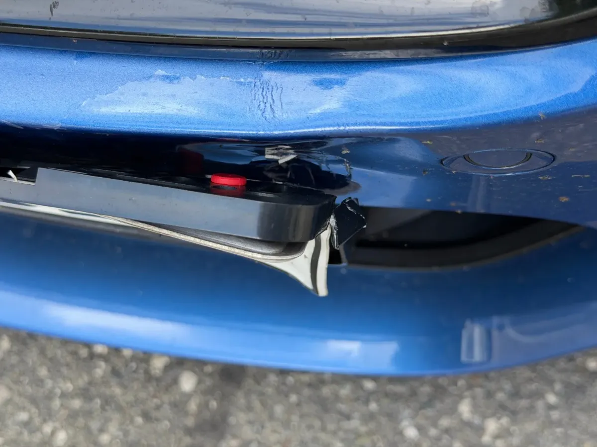 picture of damaged front of an bmw