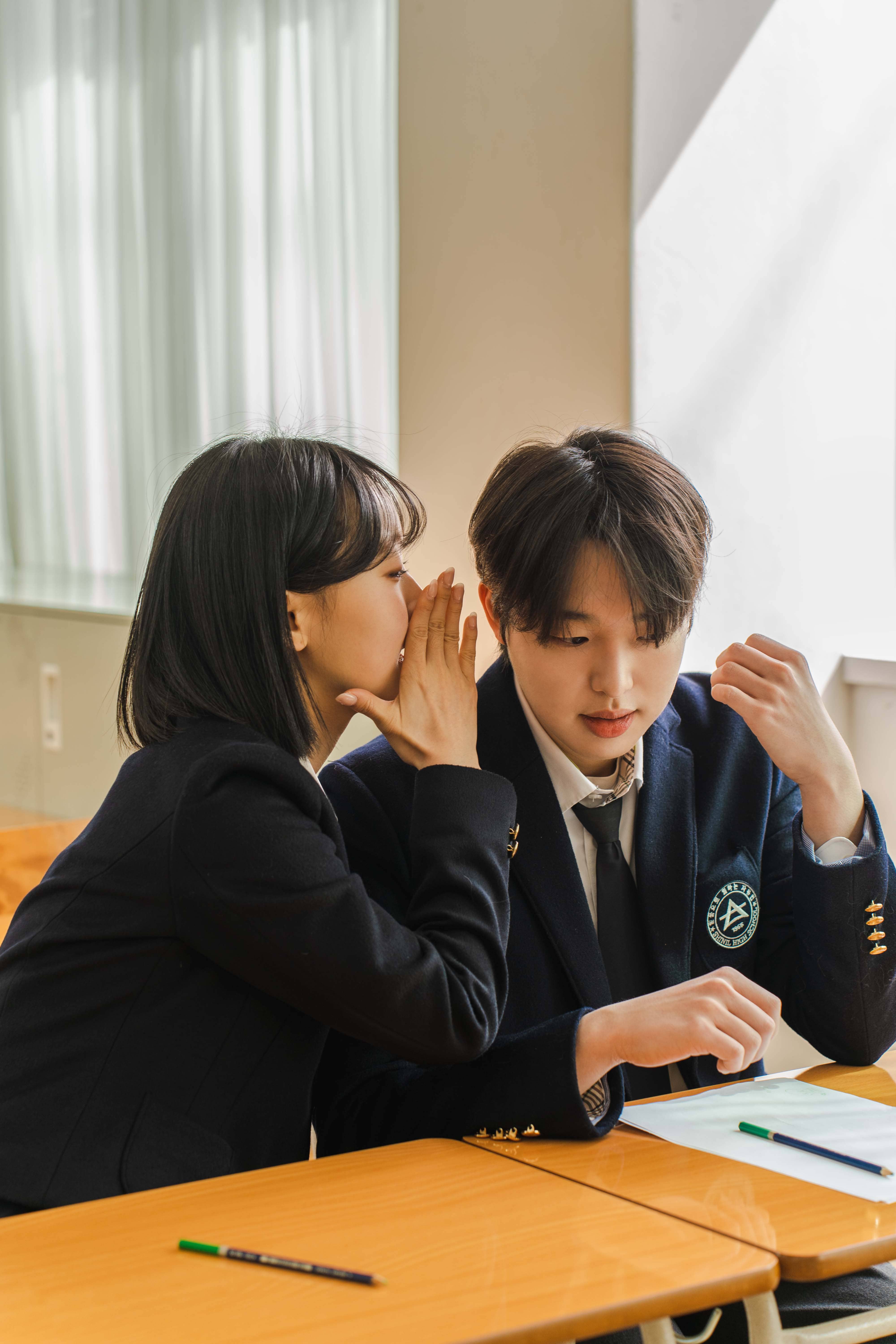 [필름커넥트] 서울 커플스냅: 특별한 교실스냅 후기, 성수동 젠 스튜디오 | 작가추천 연온필름