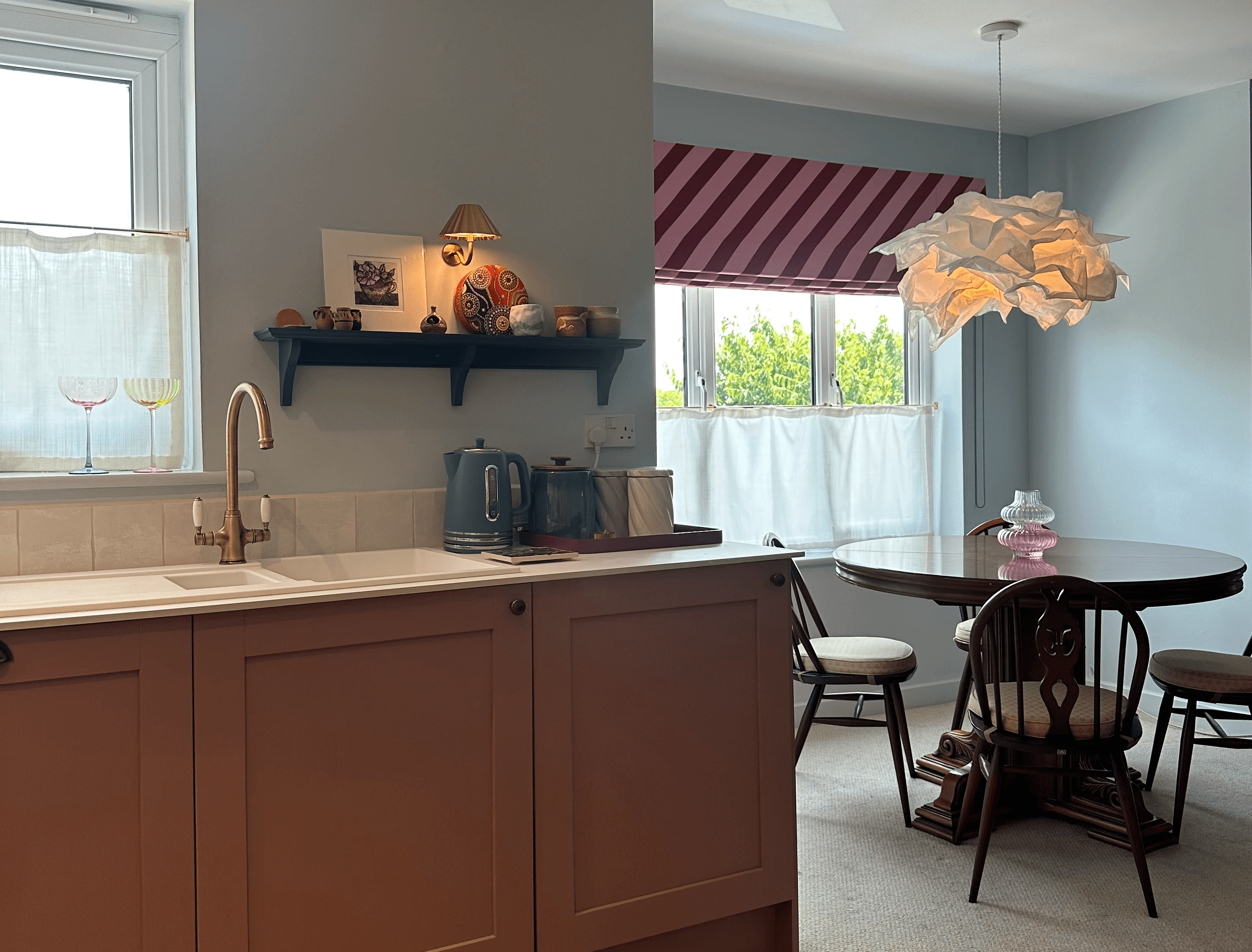 Open plan kitchen/ dining area