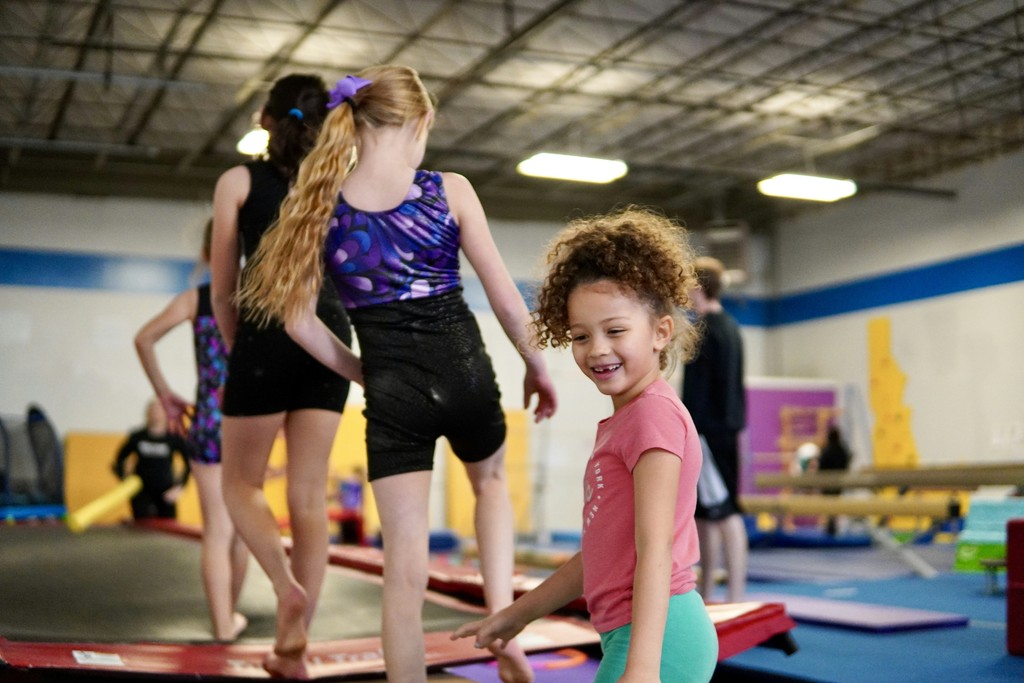 a-group-of-girls-exercising - brett-wharton (unsplash)./pho