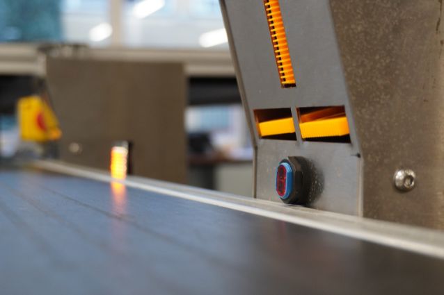 Sort Mate software-controlled sorting: Instantly configuring blowers for 450+ custom categories based on garment grade, brand value, and color.