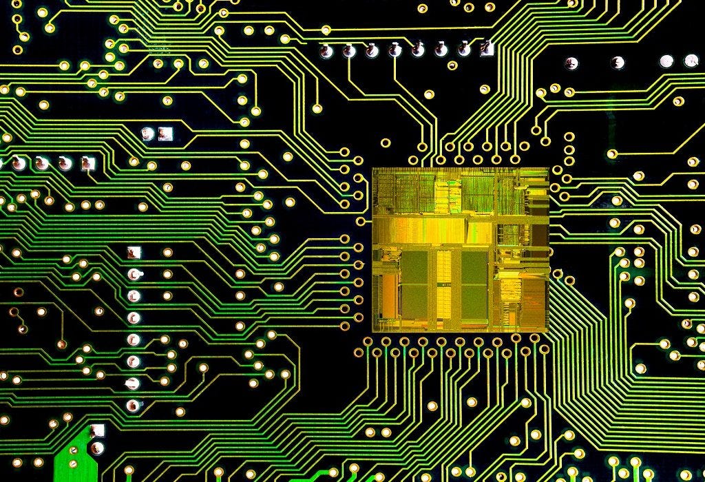 Silicon chip production: energy‑heavy, water‑intensive and complex