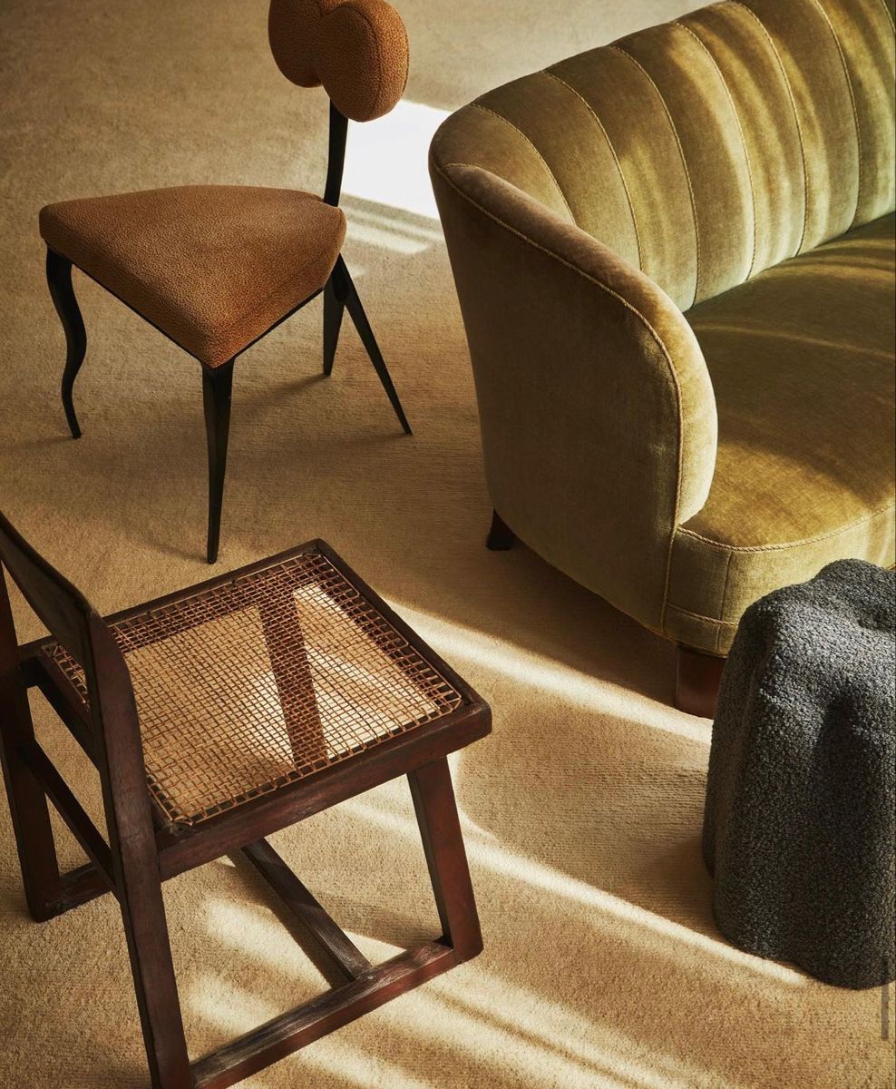 Astro women Close Eye with flowers