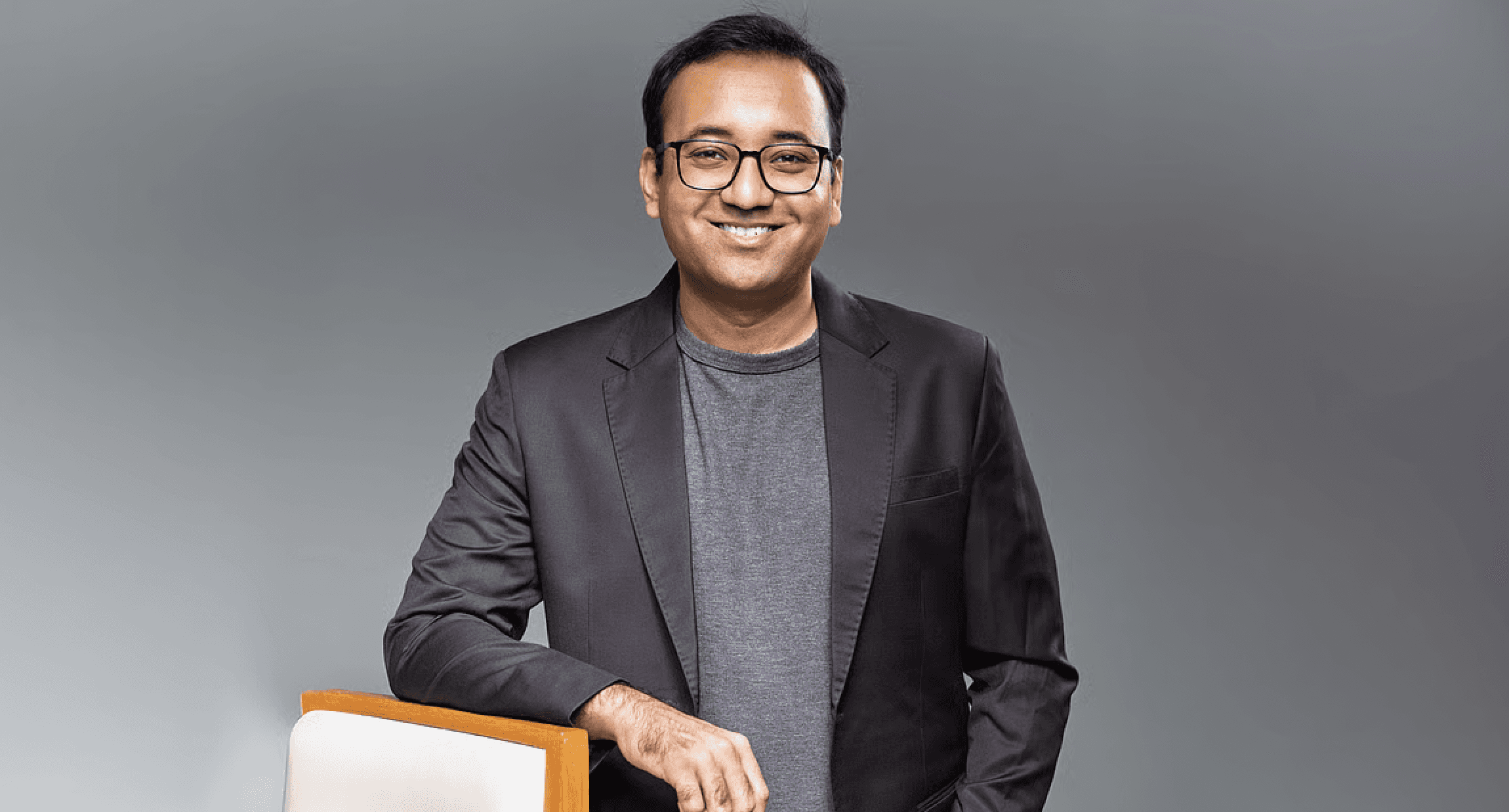 Dynamic Fashion Portrait