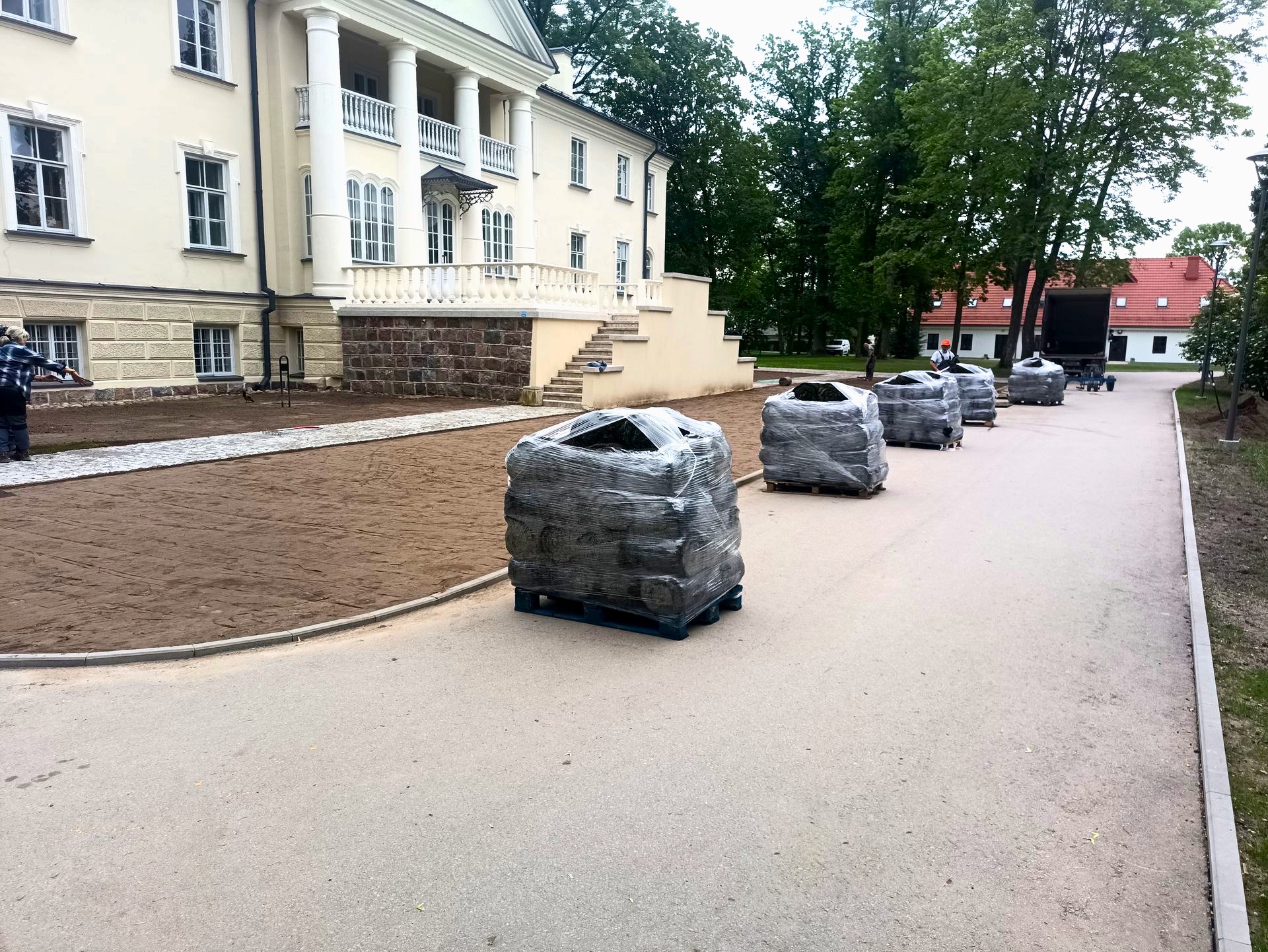 rulonines-vejos-pristatymas-i-sklypa