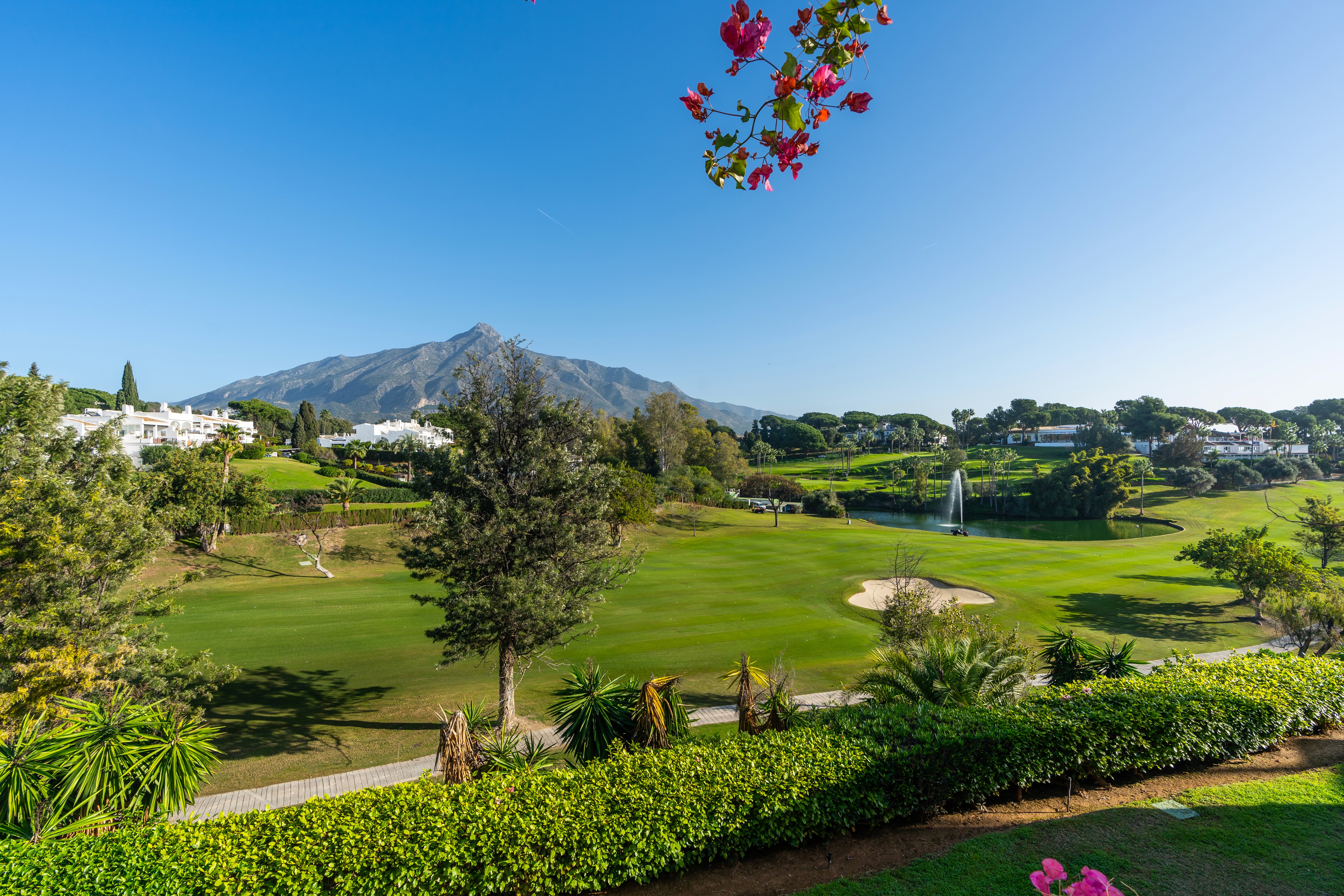 Stunning golf course view from apartment balcony in Aloha Park, Nueva Andalucia